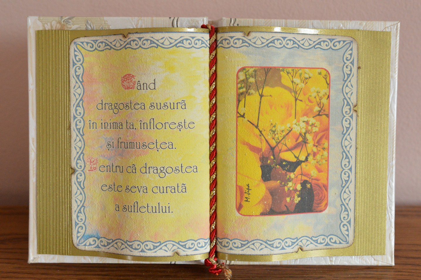Carte decorativa - Cand dragostea susura in inima ta... (14x21 cm) Carte decorativa - Cand dragostea susura in inima ta... (14x21 cm)