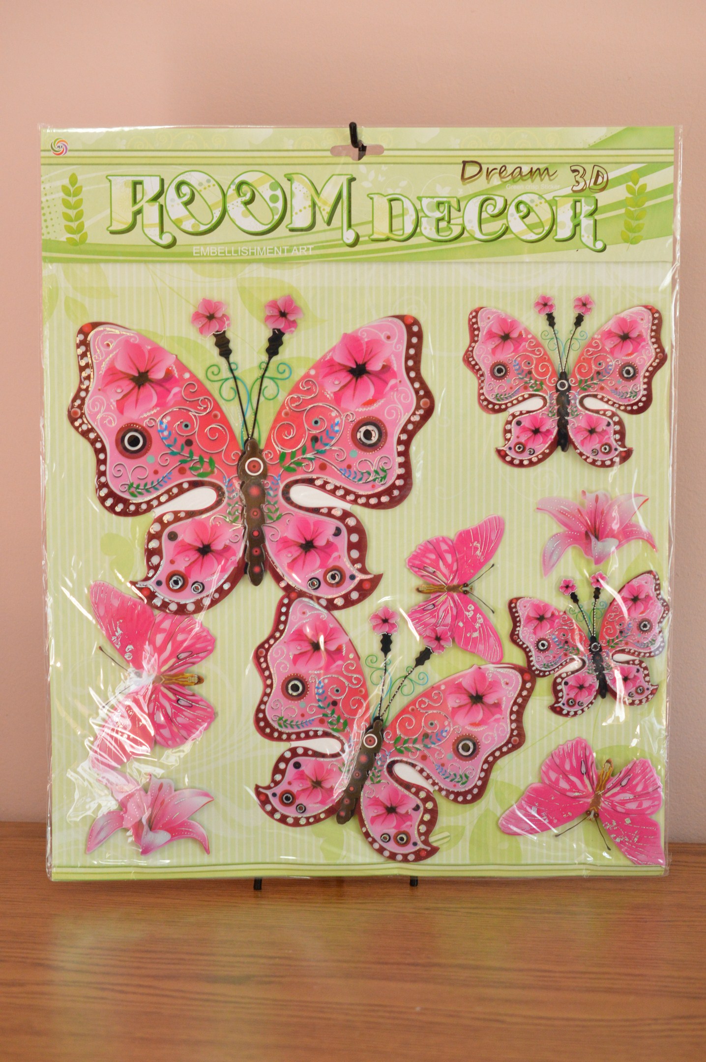 Fluturi decorativi 3D - model roz cu floricele