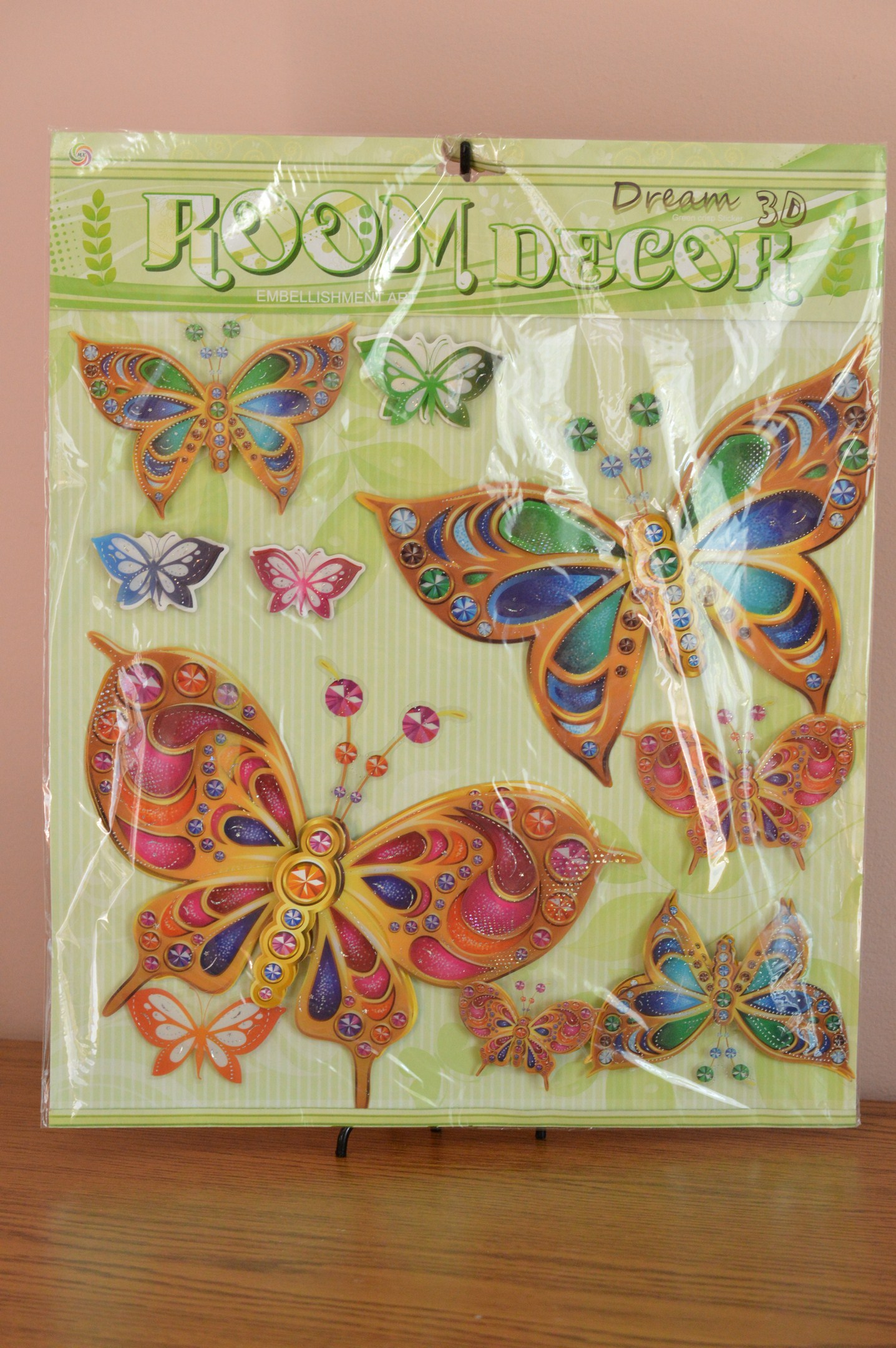 Fluturi decorativi 3D - model cu pietre pretioase Fluturi decorativi 3D - model cu pietre pretioase