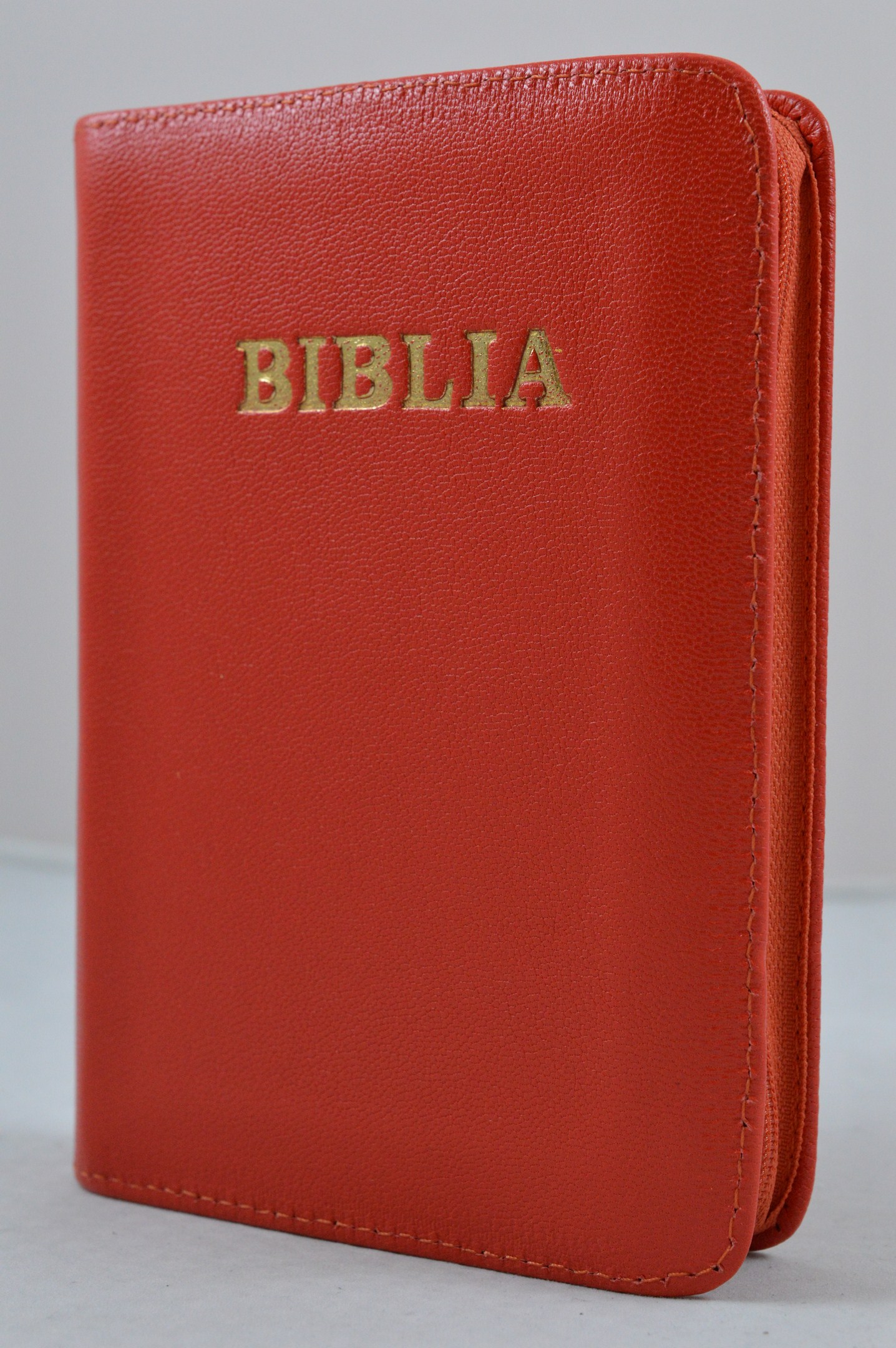 Biblie din piele, dimensiune mica, rosu coral, fermoar, simbol simpla, cuv. lui Isus in rosu [043 A]