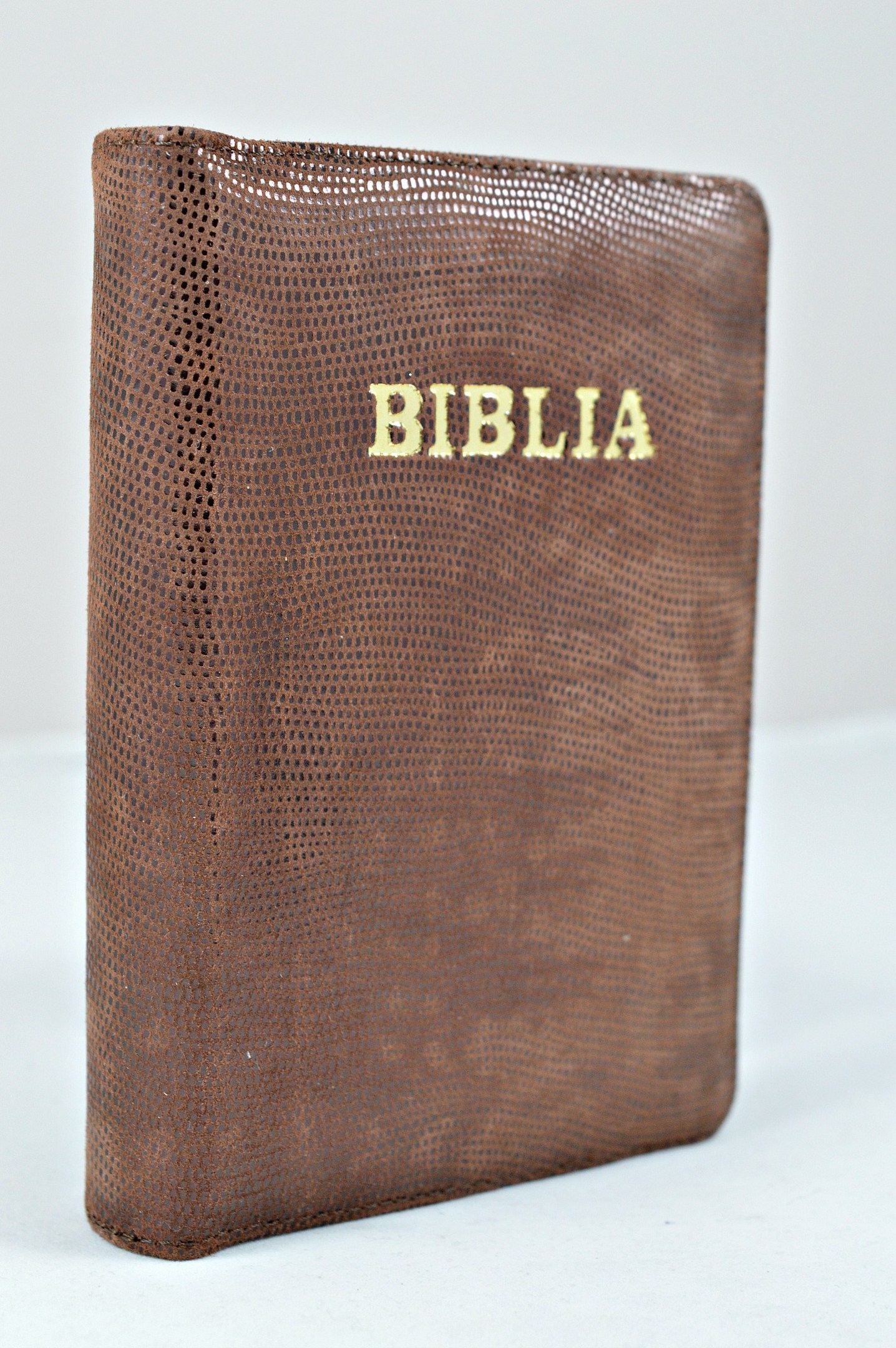 Biblia format mic, din piele, culoare maro texturat, index, fermoar, margini argintii, cuv. lui Isus in rosu [047 PFI]