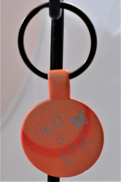 Breloc metalic - God is love Breloc metalic - God is love