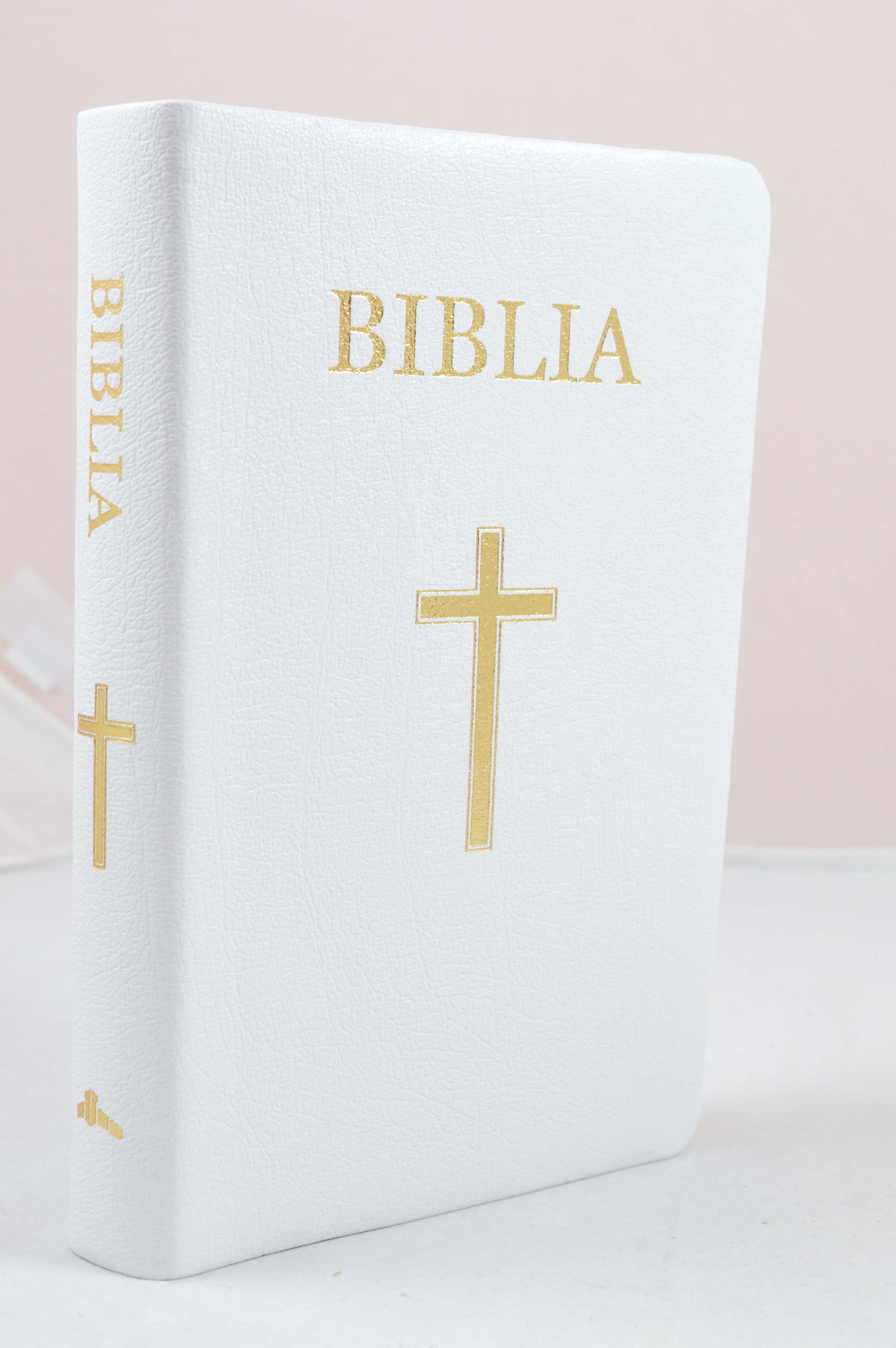 Biblia foarte mare, piele, alba, aurita, cu cruce [093 P]