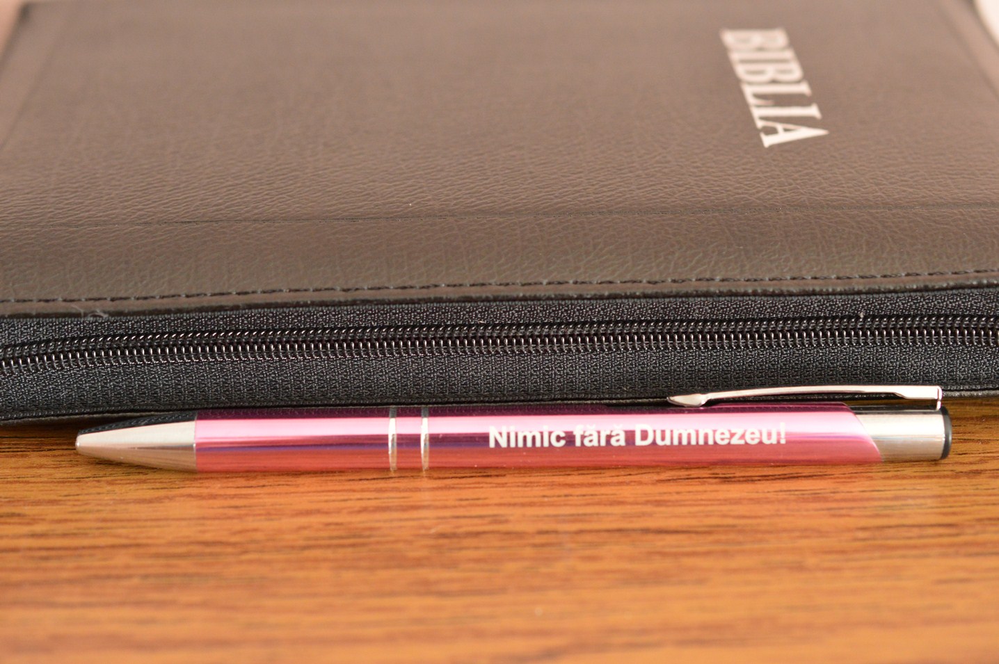 Pix cu mesaj crestin - Nimic fara Dumnezeu! Pix cu mesaj crestin - Nimic fara Dumnezeu!