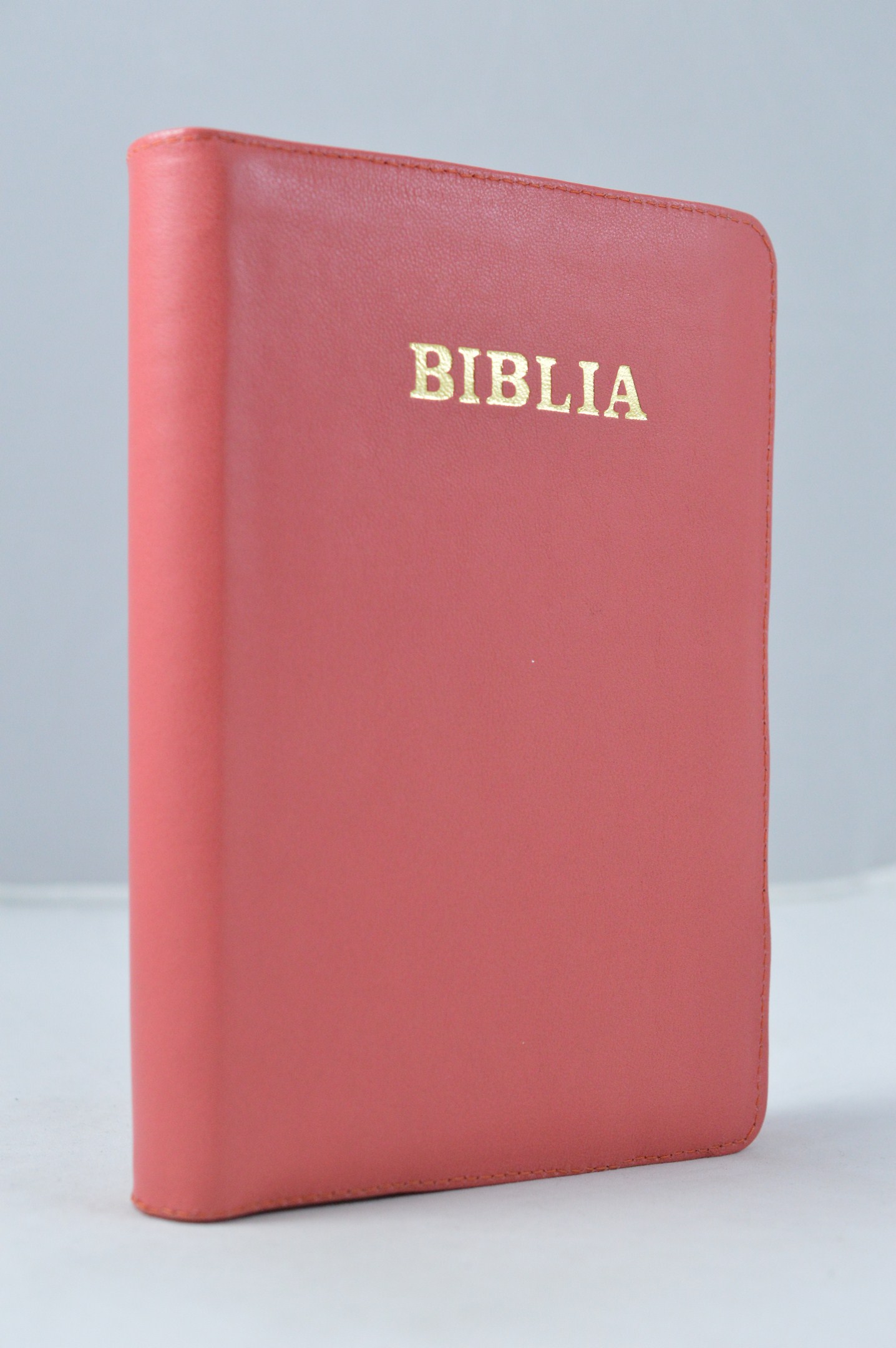 Biblia din piele, marime medie, rosu coral, fermoar, aurita, cuv. lui Isus cu rosu [052]