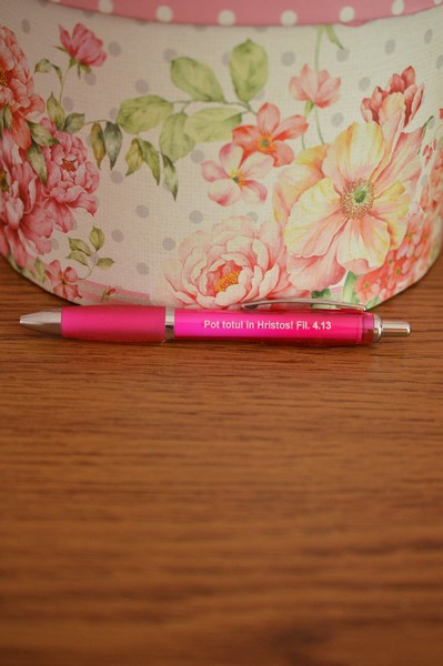 Pix cu meaj crestin - Pot totul in Hristos! - (roz) Pix cu meaj crestin - Pot totul in Hristos! - (roz)