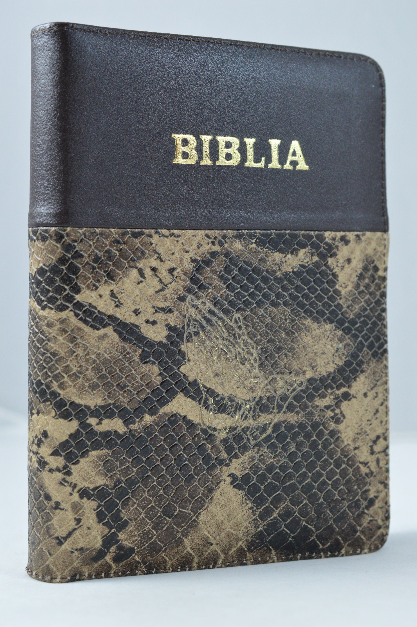 Biblia din piele, marime medie, maro inchis-bej, fermoar, aurita, cuv. lui Isus cu rosu [052]