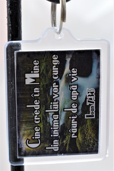 Breloc cu mesaj-Cine crede in Mine/Mare putere Breloc cu mesaj-Cine crede in Mine/Mare putere