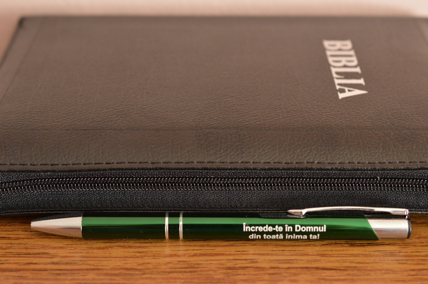 Pix cu mesaj crestin - Increde-te in Domnul din toata inima ta! Pix cu mesaj crestin - Increde-te in Domnul din toata inima ta!