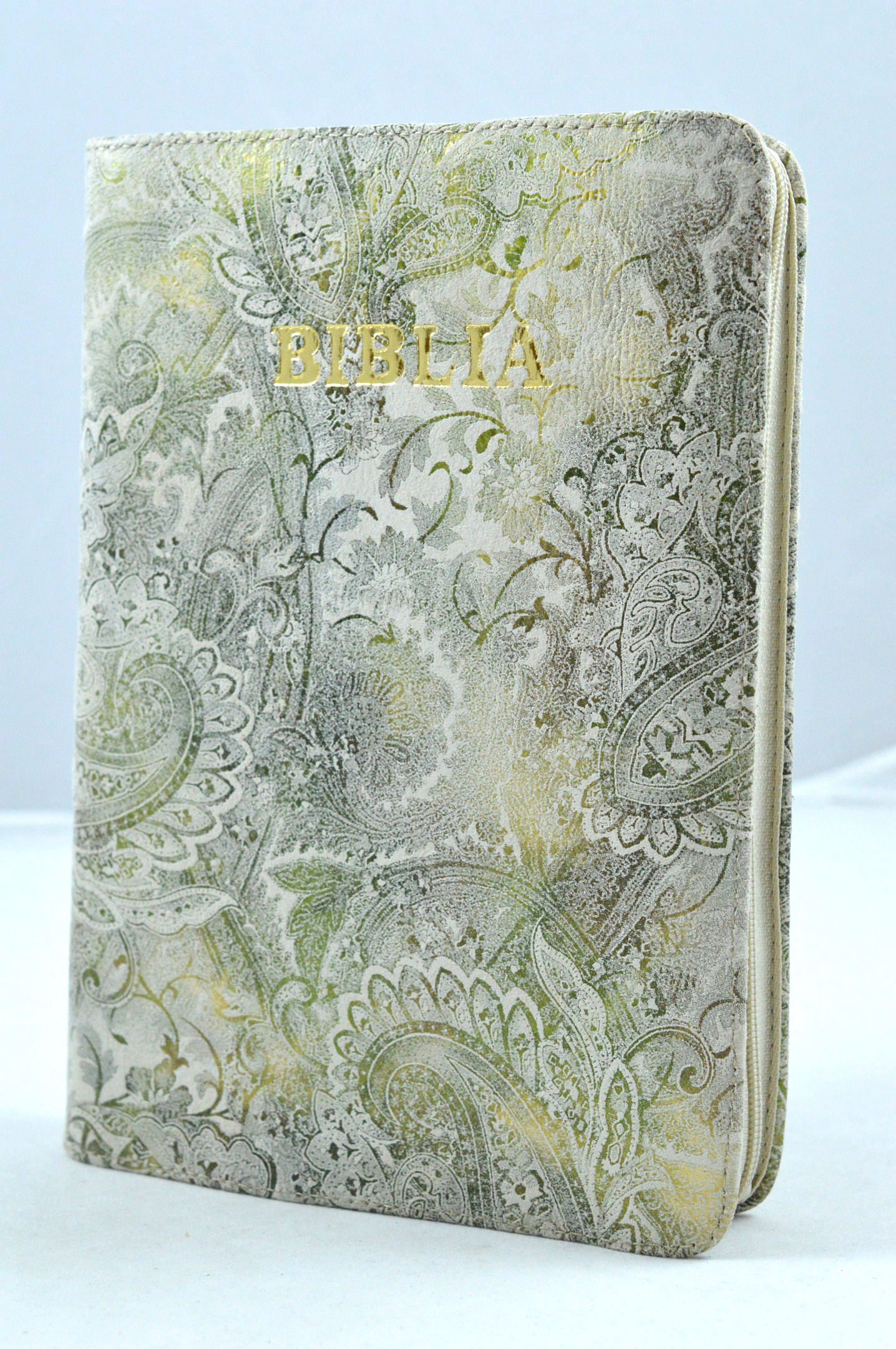 Biblia din piele, marime medie, bej cu imprimeu, fermoar, cuv. lui Isus cu rosu [053]