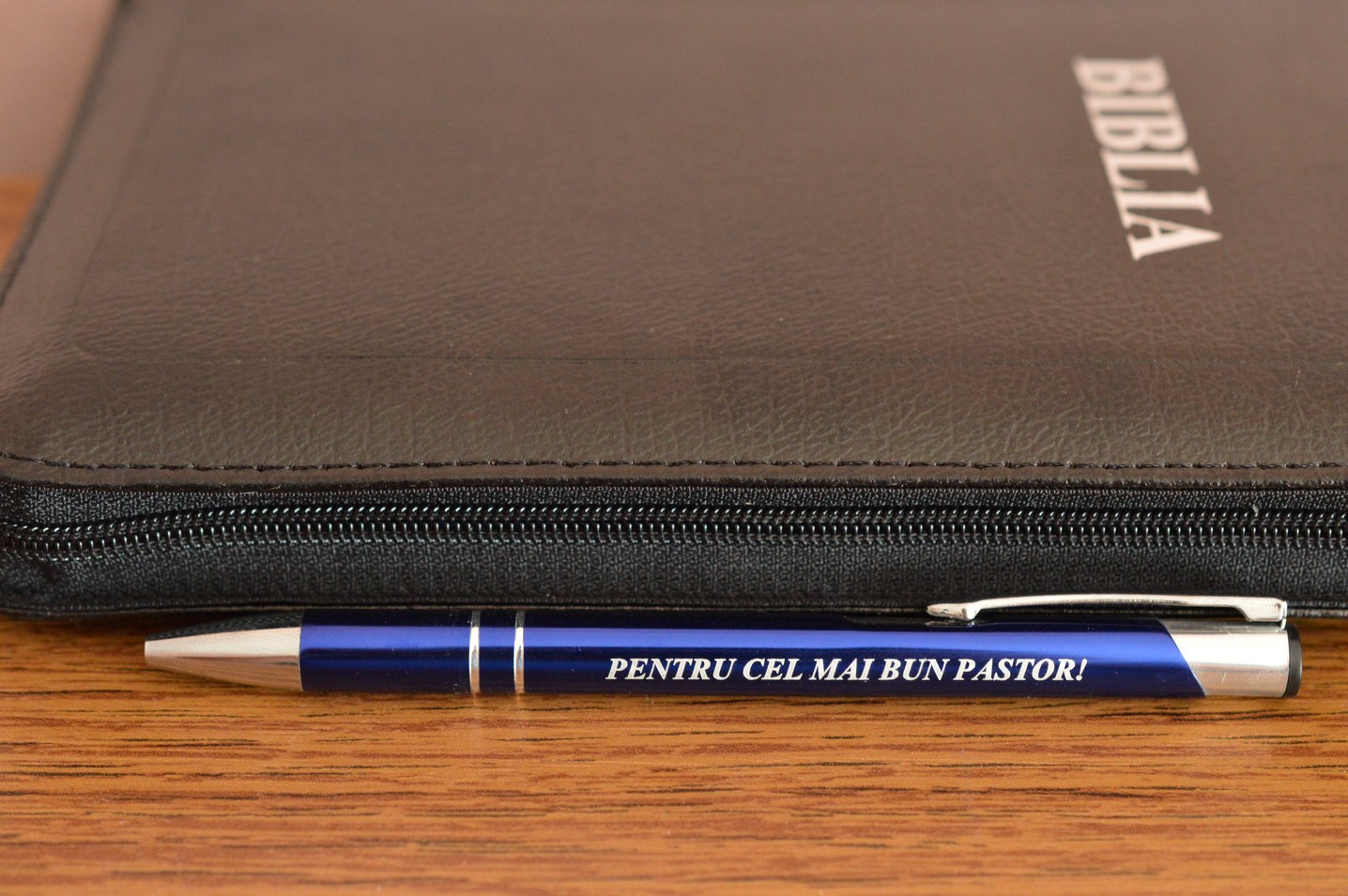 Pix cu dedicatie - Pentru cel mai bun pastor!