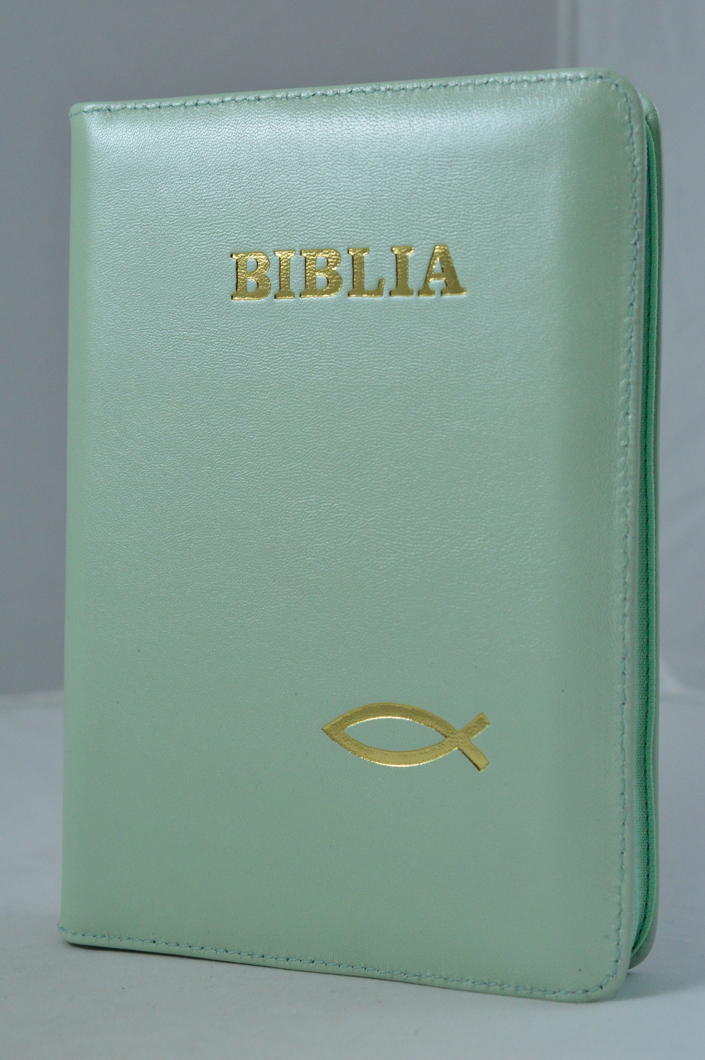 Biblia din piele, marime medie, verde opalin, fermoar, aurita, cu peste, cuv. lui Isus cu rosu [052]