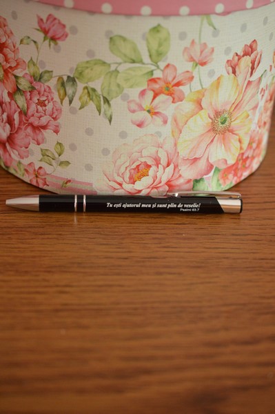 Pix cu mesaj crestin - Tu esti ajutorul meu si sunt plin de veselie! (negru) Pix cu mesaj crestin - Tu esti ajutorul meu si sunt plin de veselie! (negru)