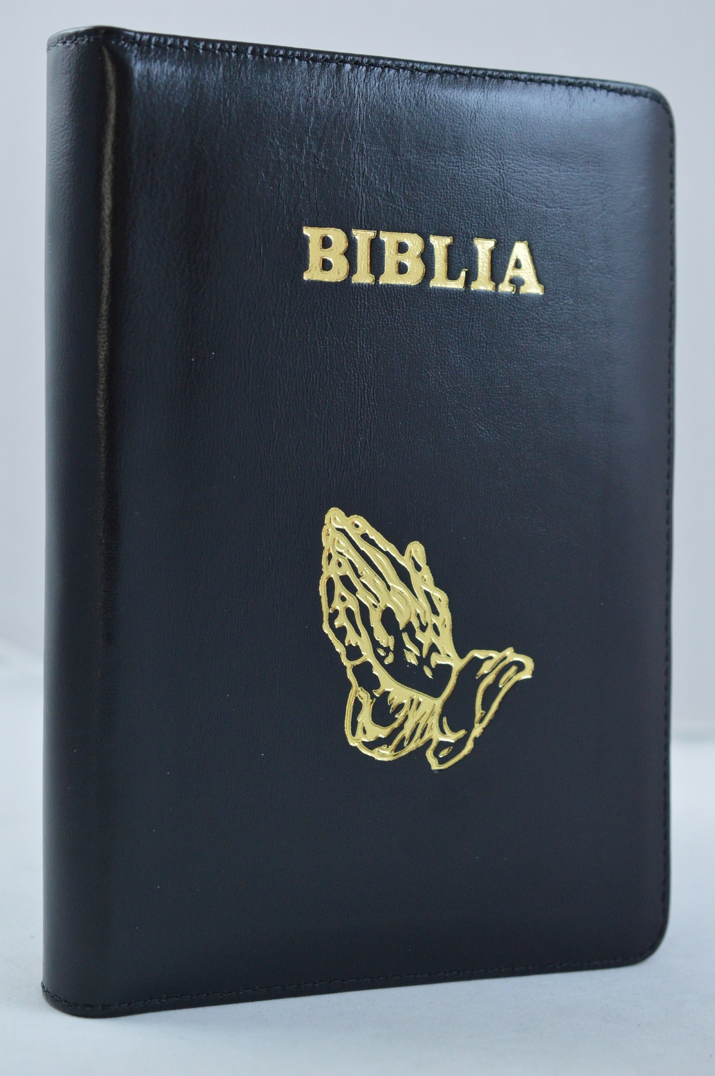 Biblia format mic, din piele, culoare, negru,  index, simbol maini,  fermoar, margini argintii, cuv. lui Isus in rosu [047 PFI]
