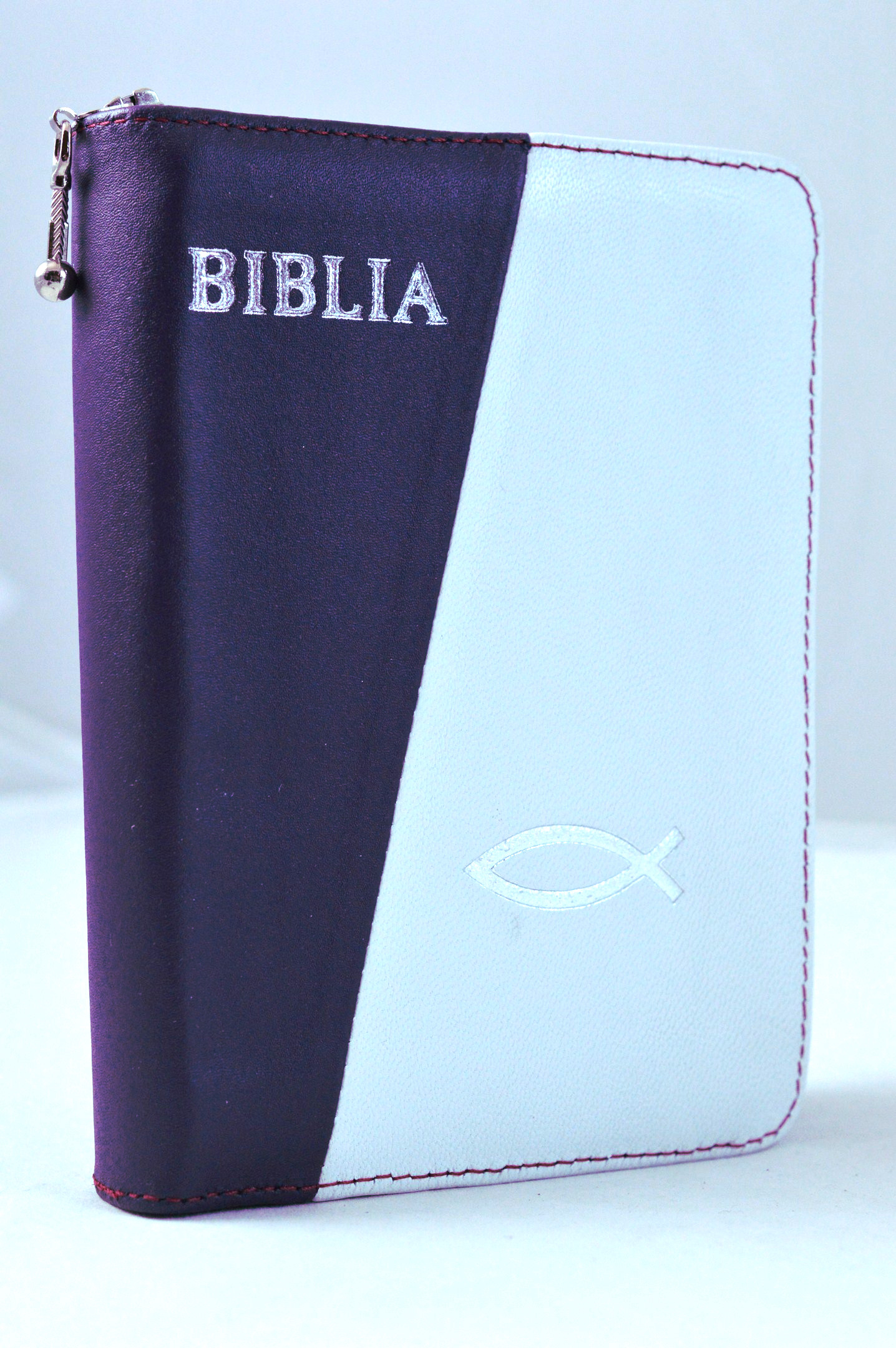 Biblia format mic, din piele, culoare violet / alb, index, fermoar, margini argintii, simbol peste, cuv. lui Isus in rosu [047 PFI]