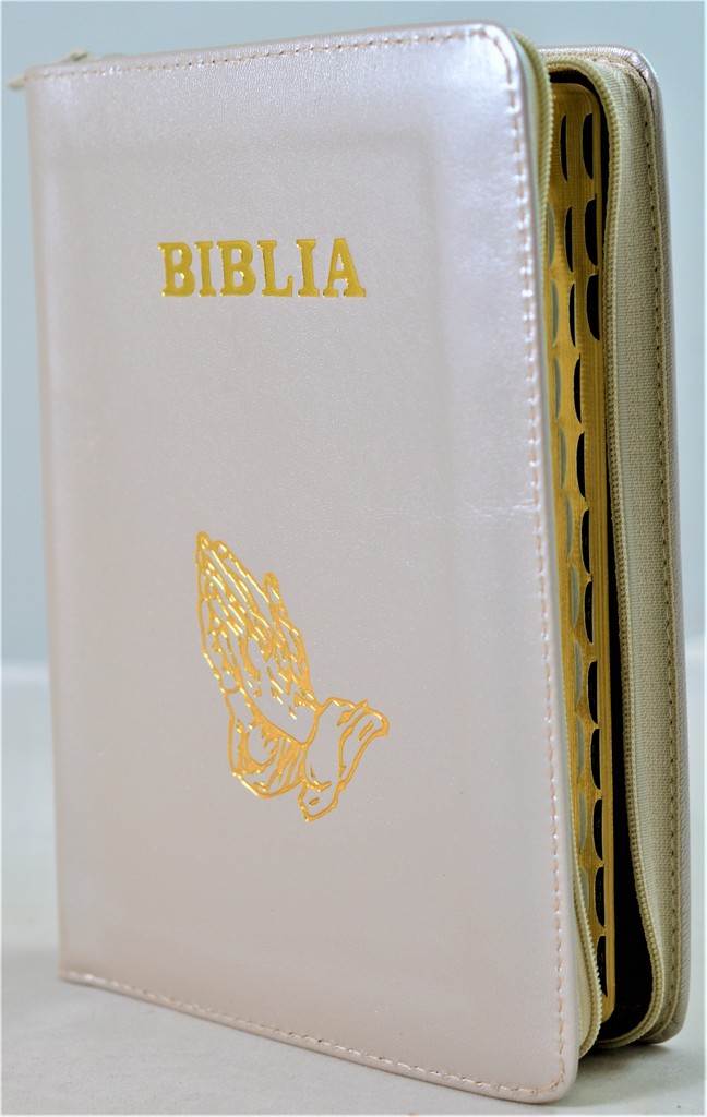 Biblie din piele, marime medie, alb-crem sidefata, simbol maini in rugaciune, fermoar, index, margini aurii, cuv. lui Isus cu rosu [SB 057 PFI]