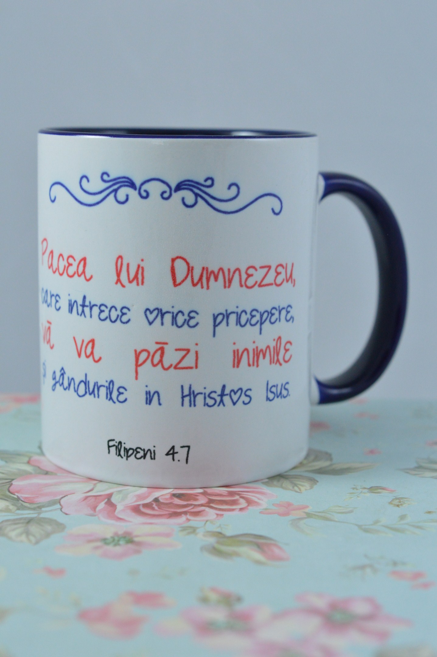 Cana cu interior albastru -  Pacea lui Dumnezeu care intrece orice pricepere Cana cu interior albastru -  Pacea lui Dumnezeu care intrece orice pricepere