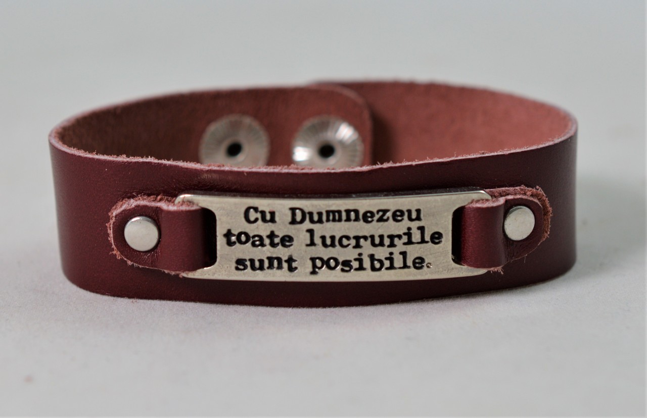 Bratara din piele naturala, bordo - Cu Dumnezeu toate lucrurile sunt posibile Bratara din piele naturala, bordo - Cu Dumnezeu toate lucrurile sunt posibile