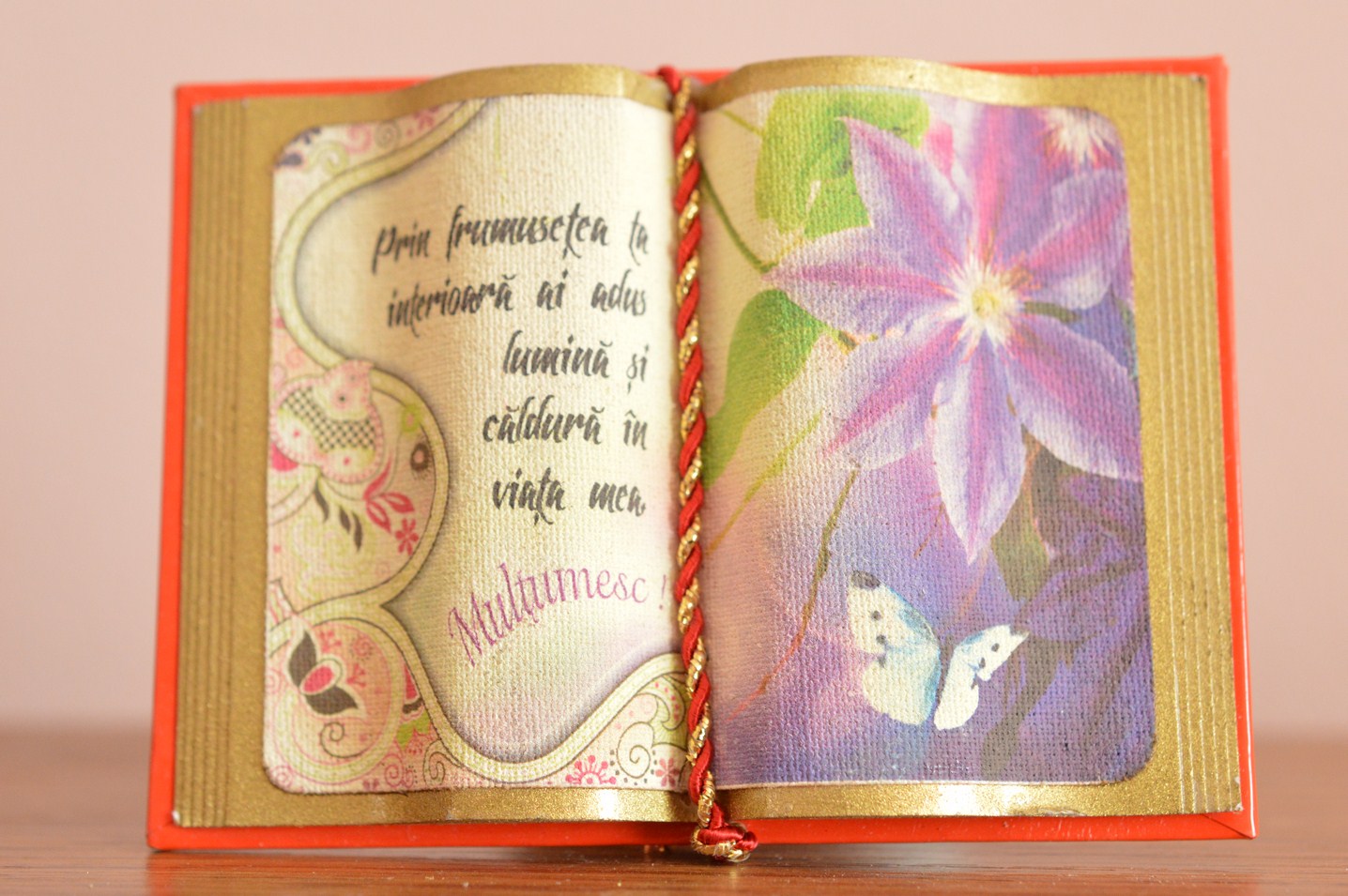 Carte decorativa magnetica - Prin frumuseata ta interioara... (7x9,50 cm) Carte decorativa magnetica - Prin frumuseata ta interioara... (7x9,50 cm)