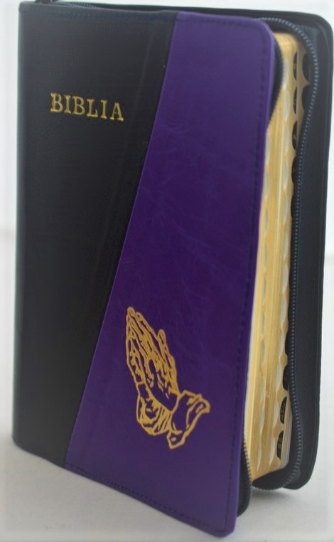 Biblie din piele, marime medie, culoare nuanta negru-mov simbol maini in rugaciune, fermoar, index, margini aurii, cuv. lui Isus cu rosu [SB 057 PFI]