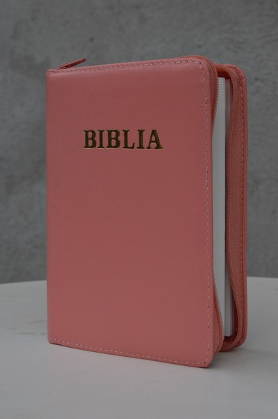 Biblie din piele, mica, roz coral, fermoar, margini albe, cuv. lui Isus in rosu [043 PF]
