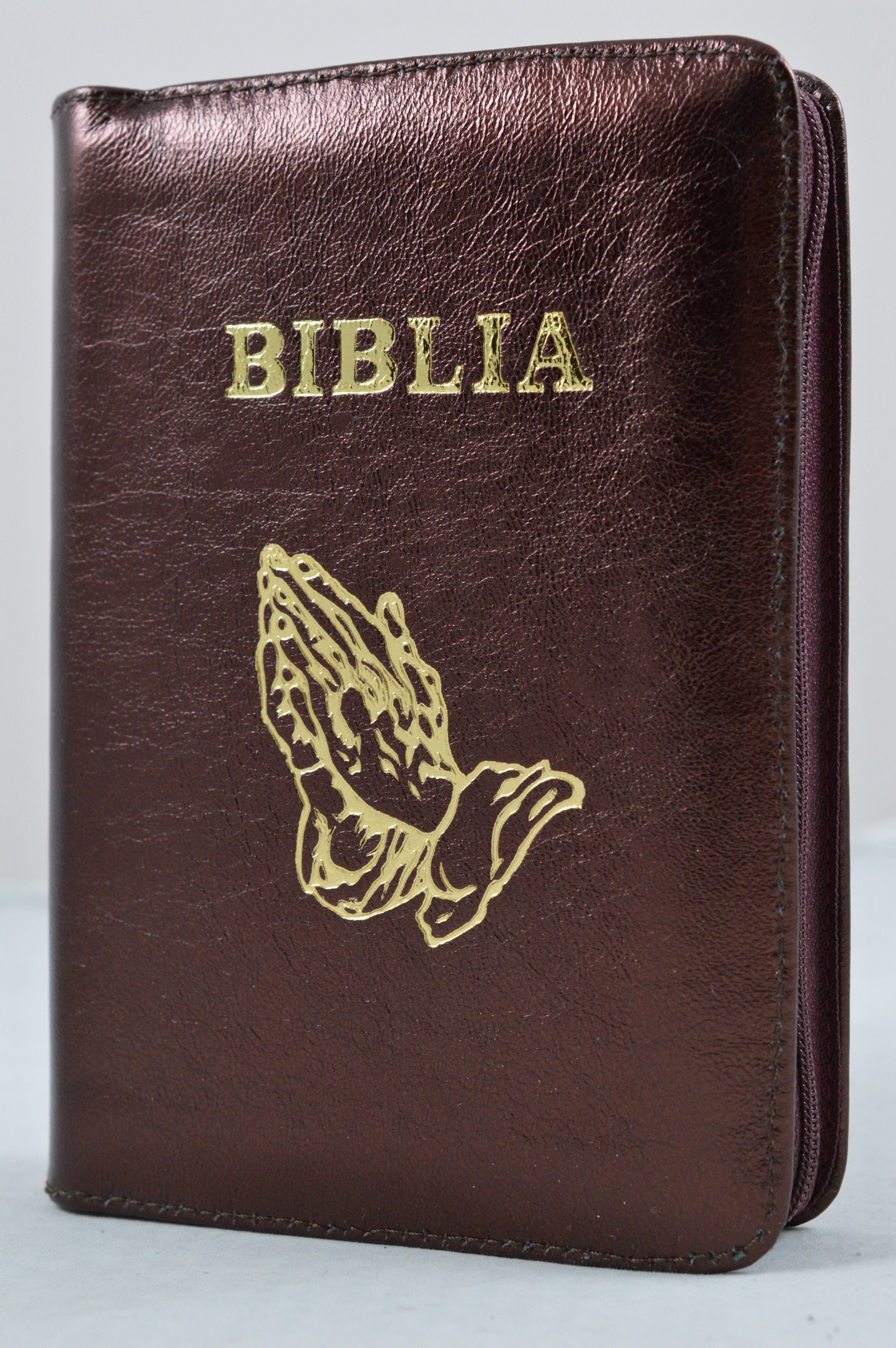 Biblie din piele, dimensiune, visiniu inchis sidefat , fermoar, simbol maini in ruga, cuv. lui Isus in rosu [043 A]