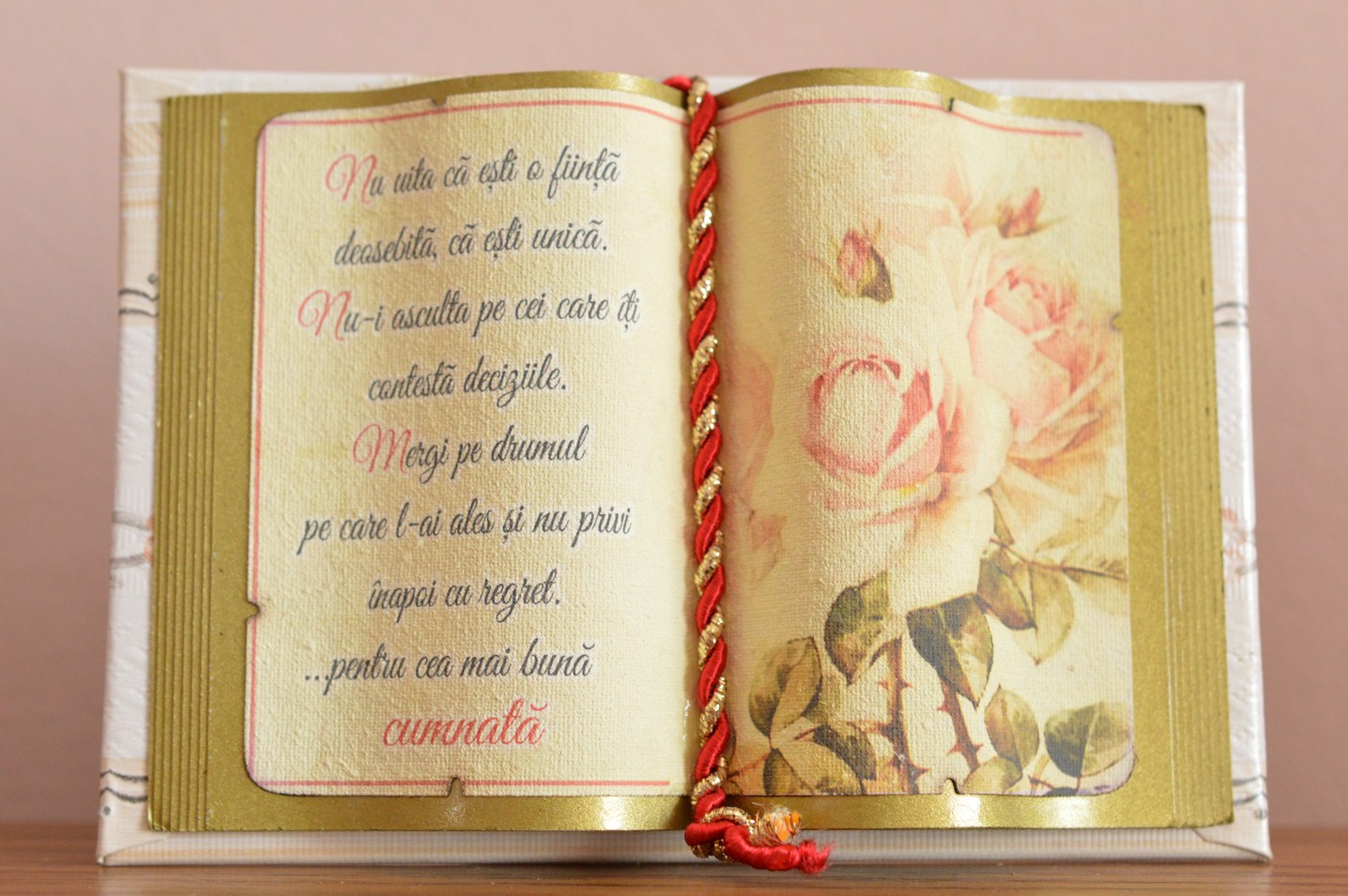 Carte decorativa - Nu uita ca esti o fiinta deosebita...(10x14 cm) Carte decorativa - Nu uita ca esti o fiinta deosebita...(10x14 cm)