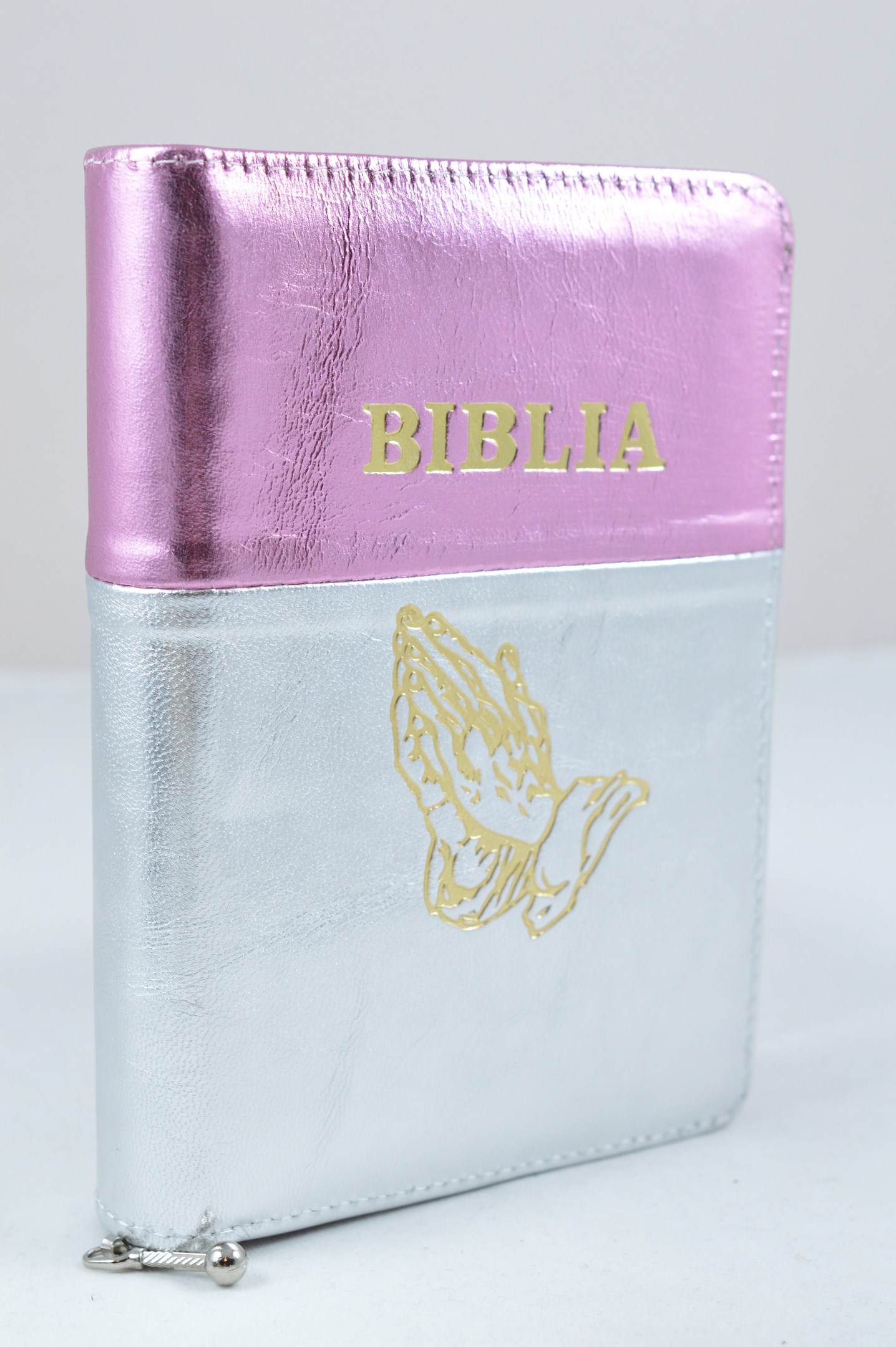 Biblie din piele, dimensiune mica, alb sidefat cu roz sidefat, fermoar, simbol maini in rugaciune, cuv. lui Isus in rosu [043 A]
