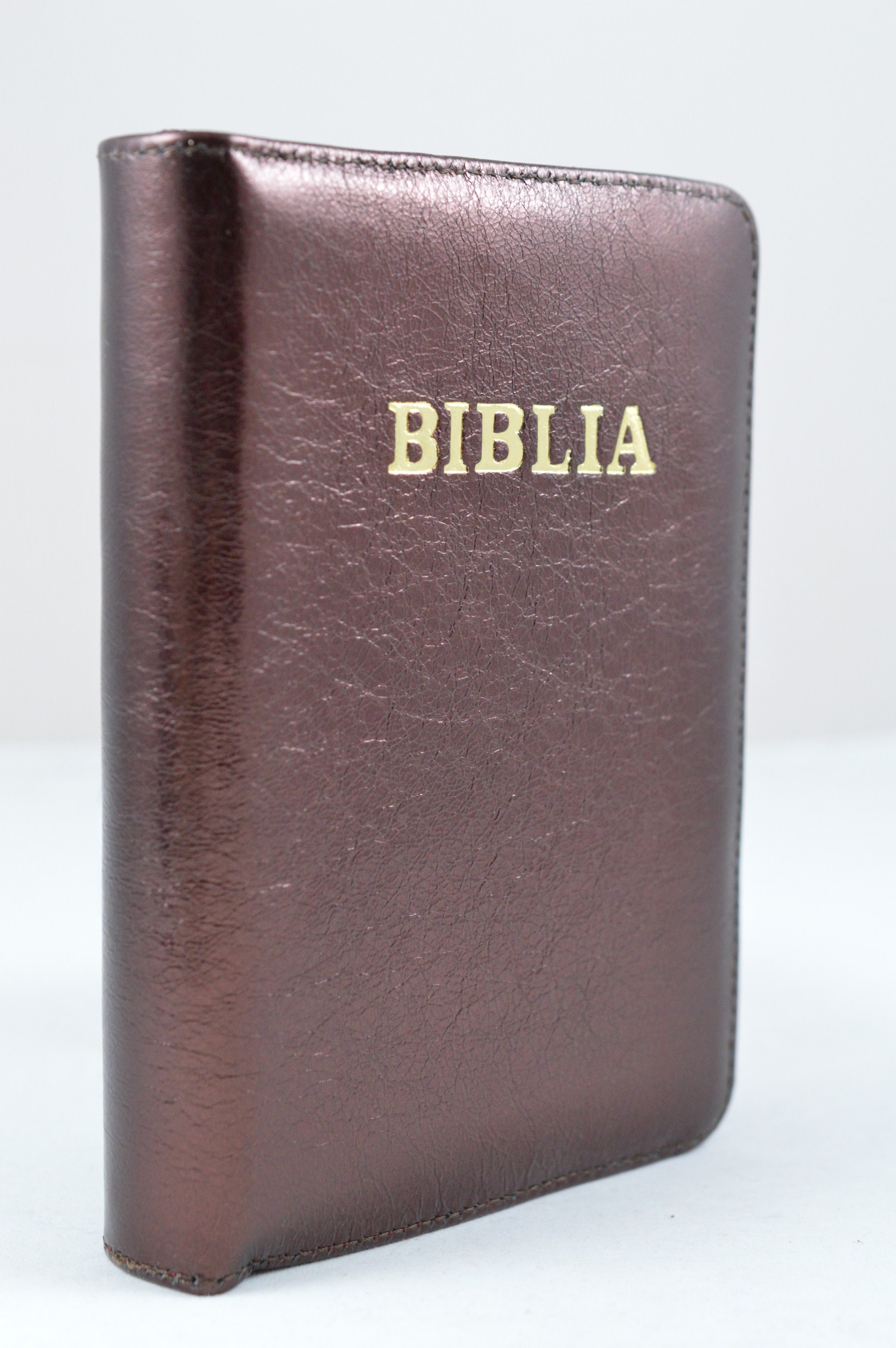 Biblie din piele, dimensiune mica, maro inchis sidefat, fermoar, cuv. lui Isus in rosu [043 A]