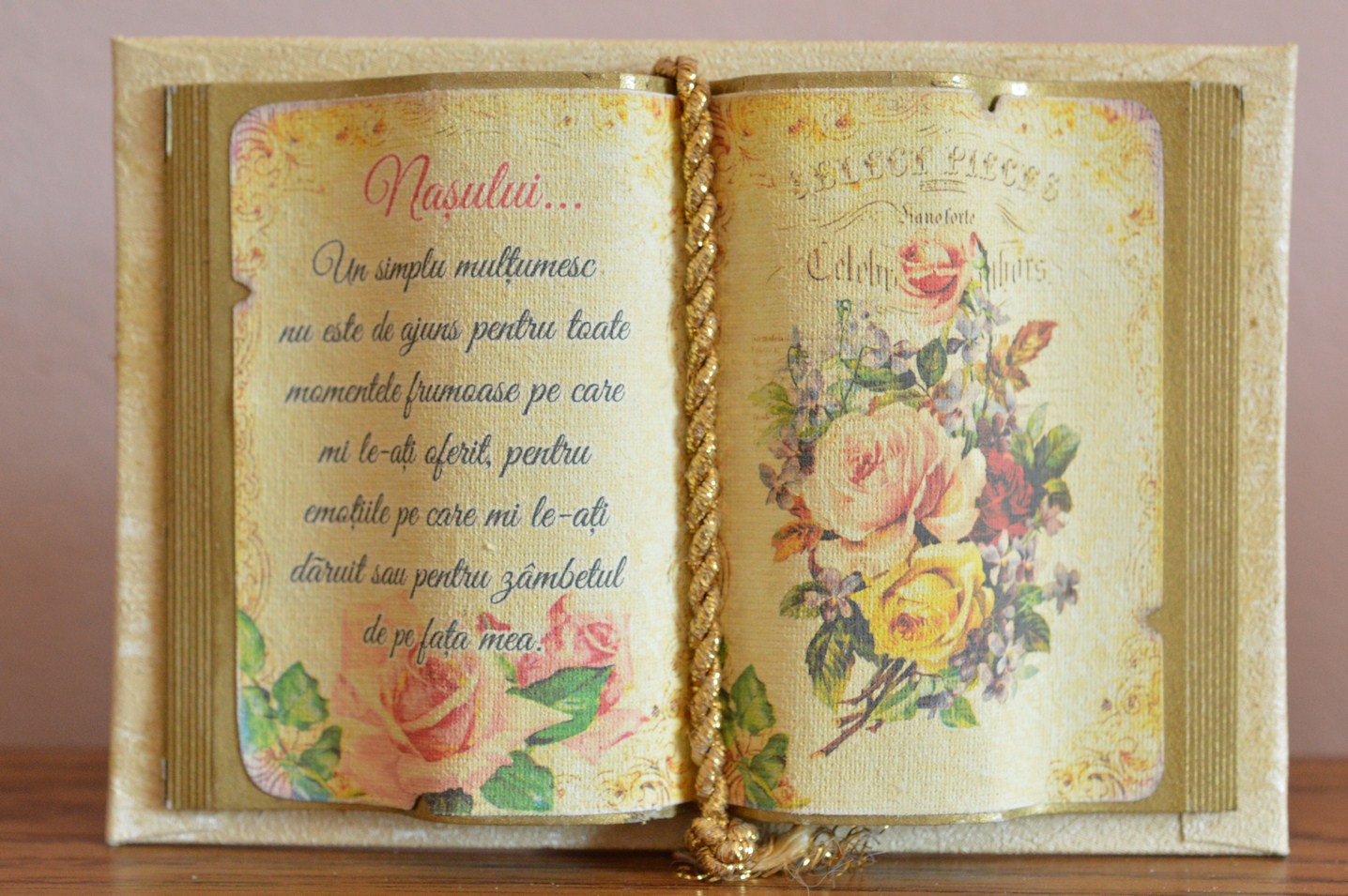 Carte decorativa - Nasului... Un simplu multumesc...(10x14 cm) Carte decorativa - Nasului... Un simplu multumesc...(10x14 cm)