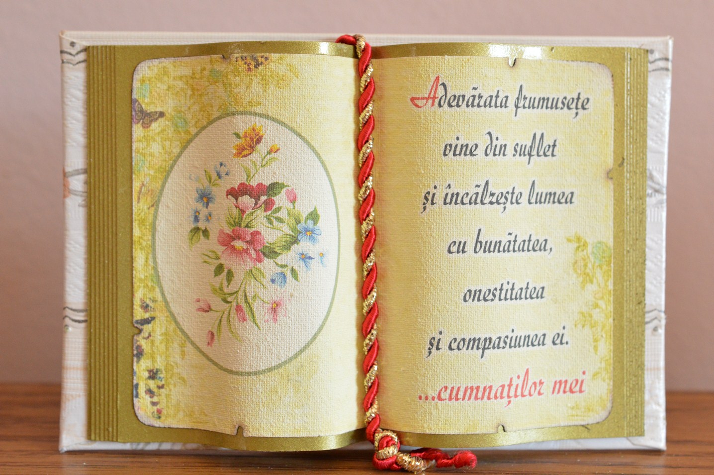 Carte decorativa - Adevarata frumusete vine din suflet...(10x14 cm) Carte decorativa - Adevarata frumusete vine din suflet...(10x14 cm)