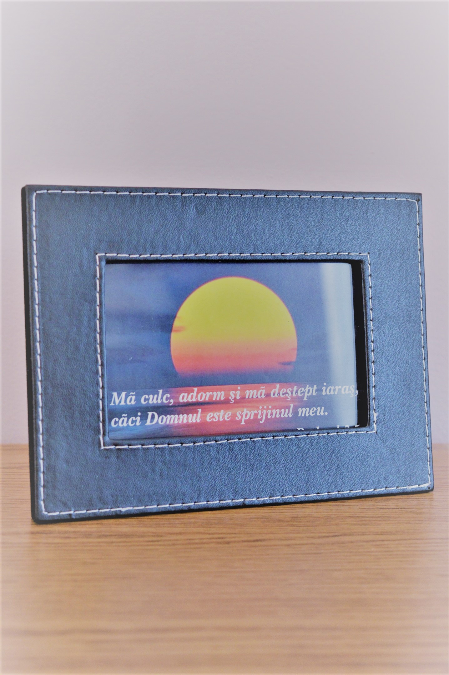 Rama piele mov - Ma culc, adorm... Rama piele mov - Ma culc, adorm...