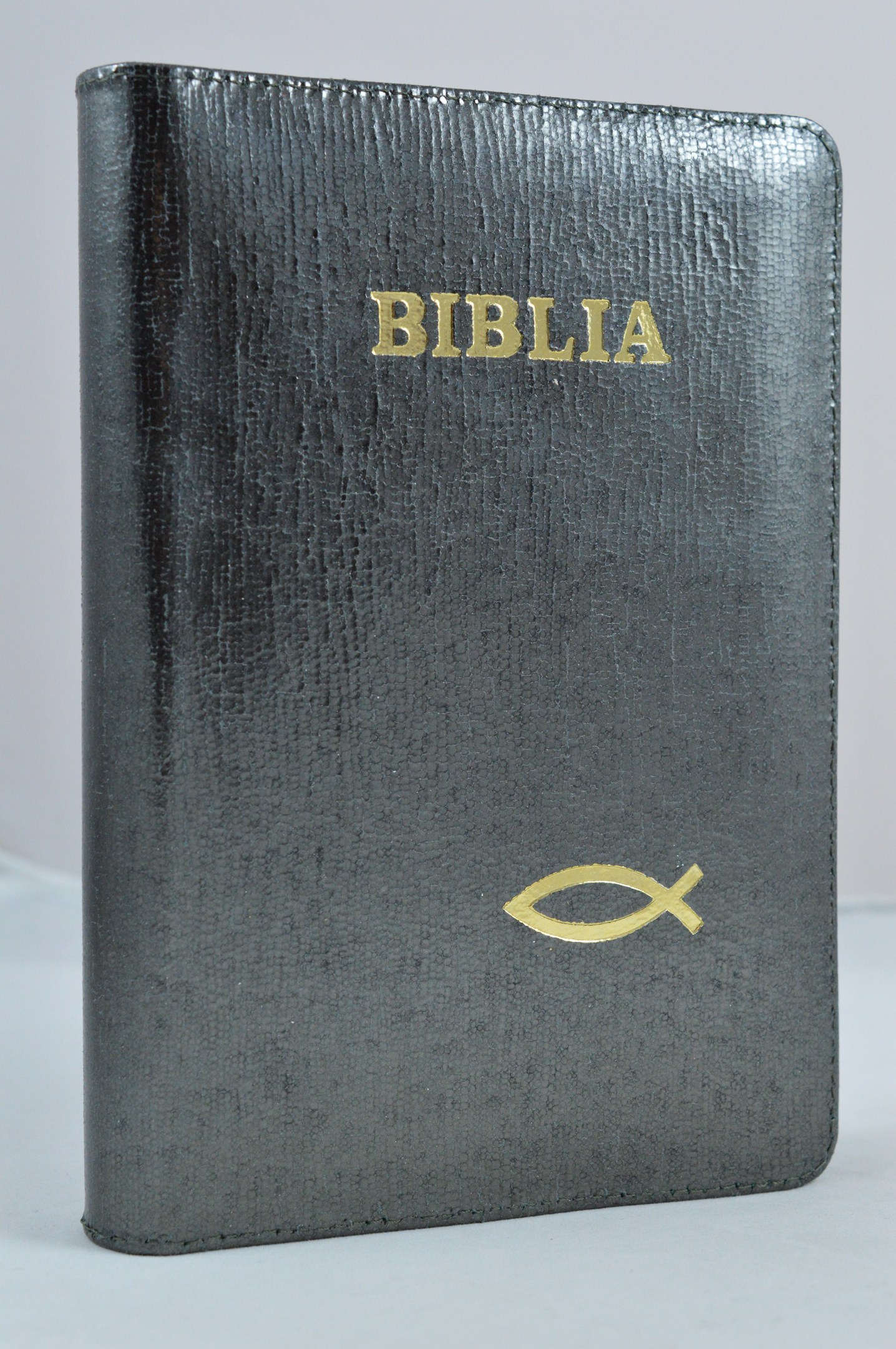 Biblia din piele, medie,kaki texturat cu peste, fermoar, aurita, cuv. lui Isus cu rosu [052]