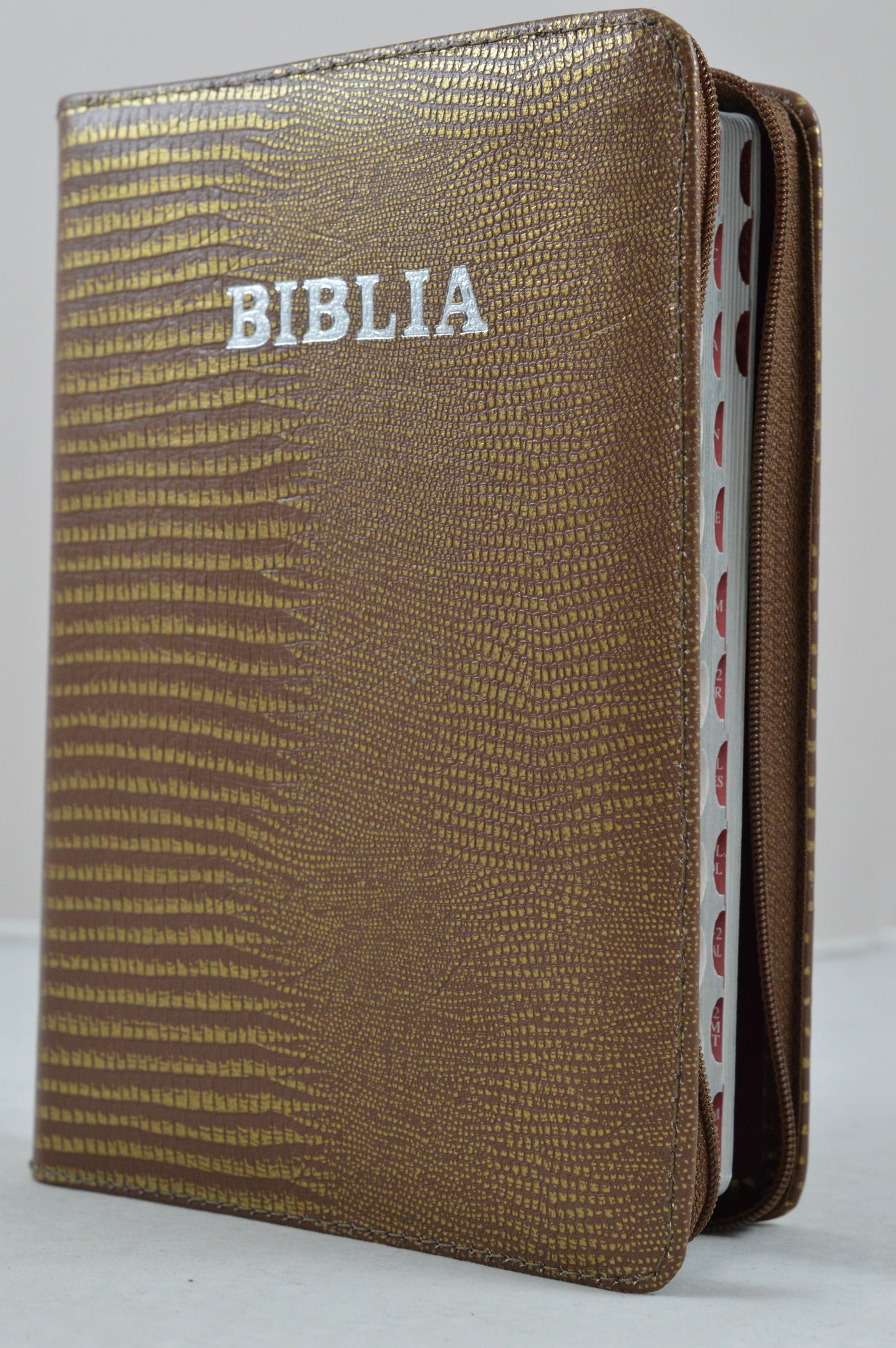 Biblie din piele, marime medie, maro auriu, simpla, fermoar, index, margini argintii, cuv. lui Isus cu rosu [SB 057 PFI]