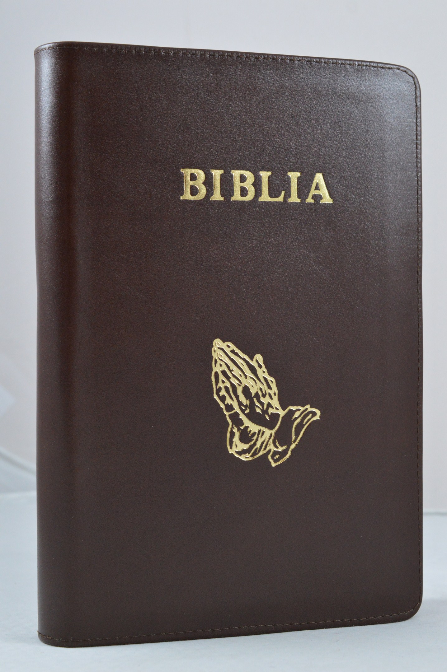 Biblia mare, coperta piele, culoare maro, fermoar, simbol maini [VS 073 PF]