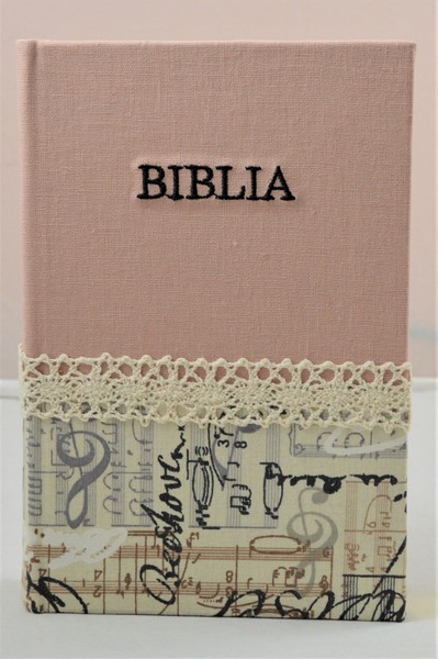 Biblia handmade, marime medie, coperta cartonata textila,roz cu motiv muzical, margini aurii [SI 052 HM]