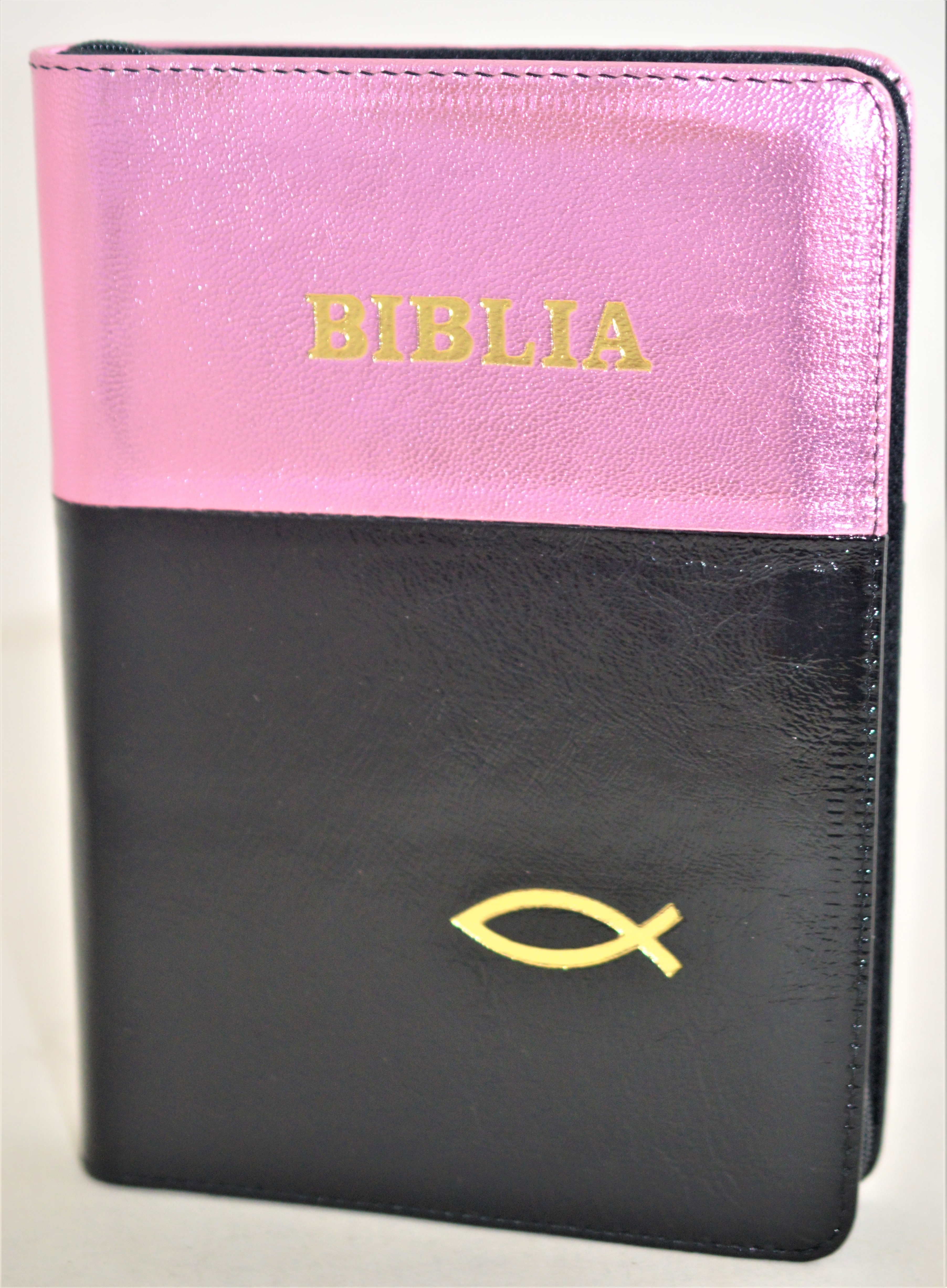 Biblie din piele, marime medie, culoare roz sidefat cu negru, simbol peste, fermoar, index, margini aurii, cuv. lui Isus cu rosu [SB 057 PFI]