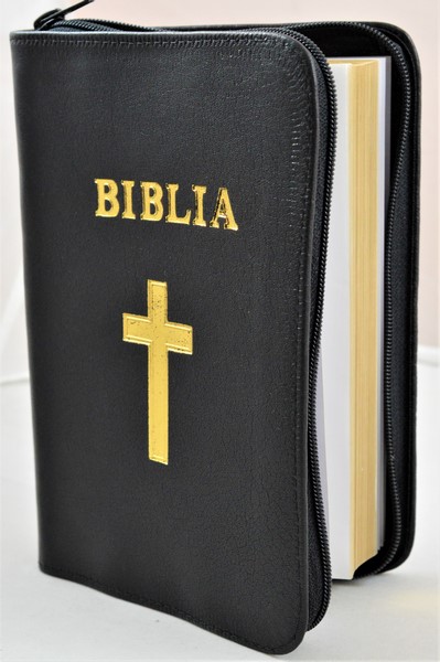 Biblia Ortodoxa, marime mica, coperta piele, neagra, fermoar, margini aurite (cu aprobarea Sf. Sinod) Biblia Ortodoxa, marime mica, coperta piele, neagra, fermoar, margini aurite (cu aprobarea Sf. Sinod)