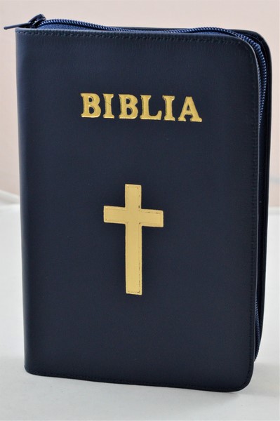 Biblia Ortodoxa, marime mica, coperta piele, bleumaren, fermoar, margini aurite (cu aprobarea Sf. Sinod) Biblia Ortodoxa, marime mica, coperta piele, bleumaren, fermoar, margini aurite (cu aprobarea Sf. Sinod)