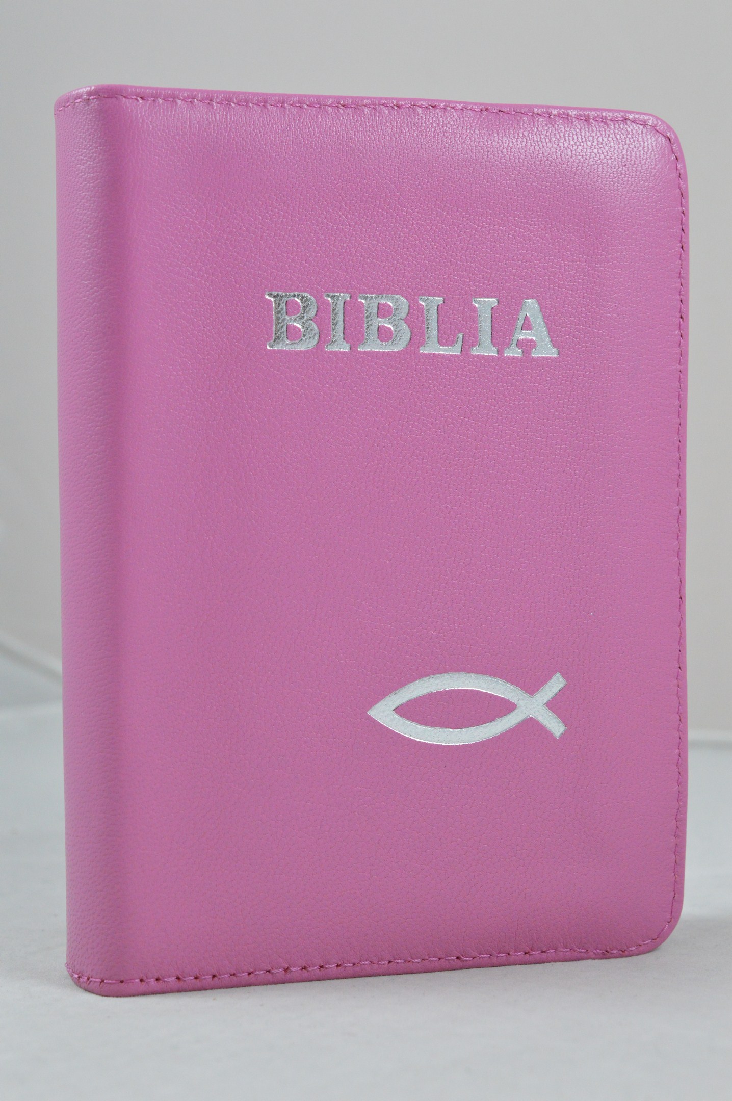 Biblie din piele, mica, roz, fermoar, margini argintii,simbol peste, cuv. lui Isus in rosu [043 A]