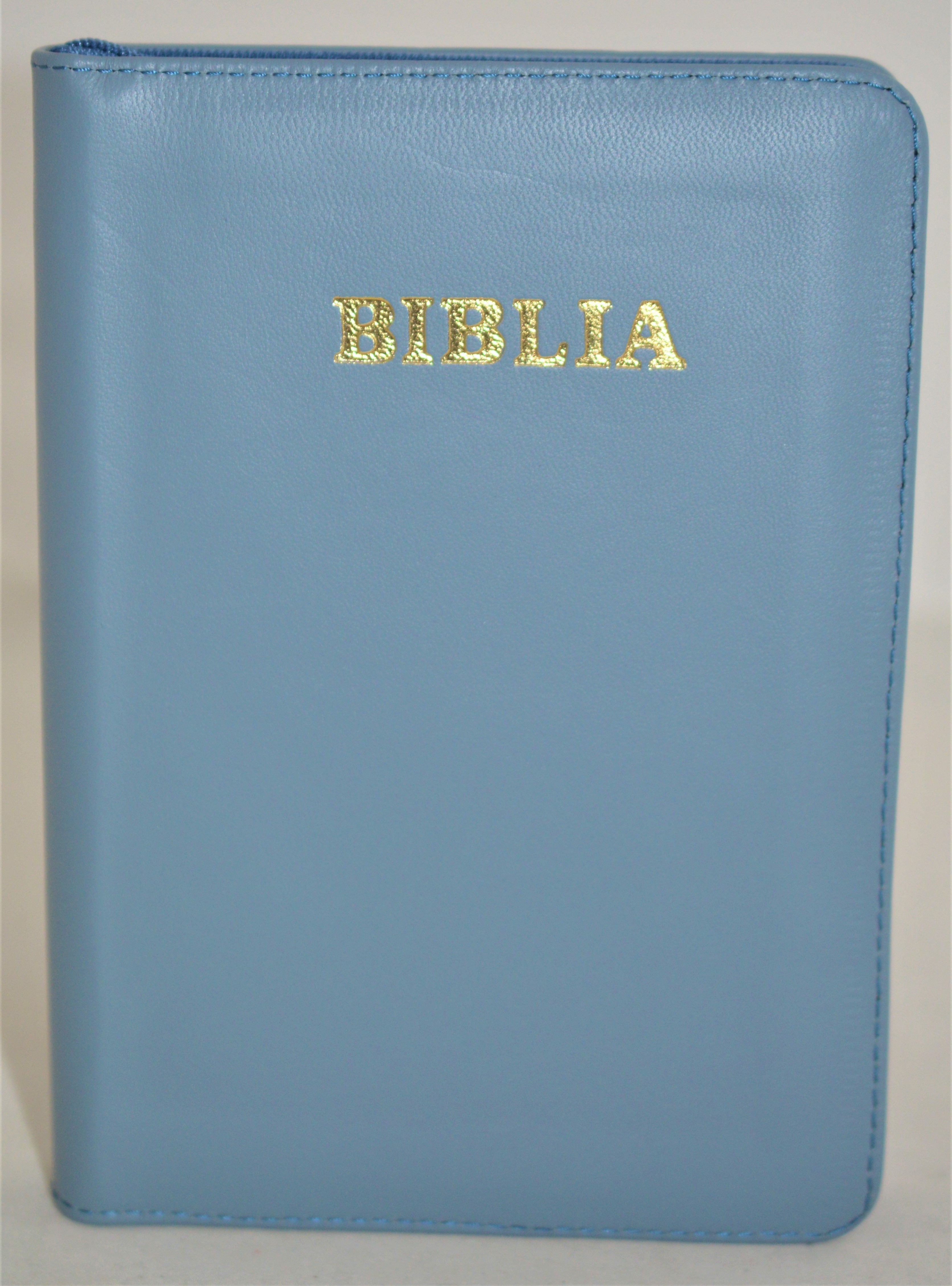 Biblie din piele, marime medie, nuanta albastru celadon, fermoar, index, margini aurii, cuv. lui Isus cu rosu [SB 057 PFI]