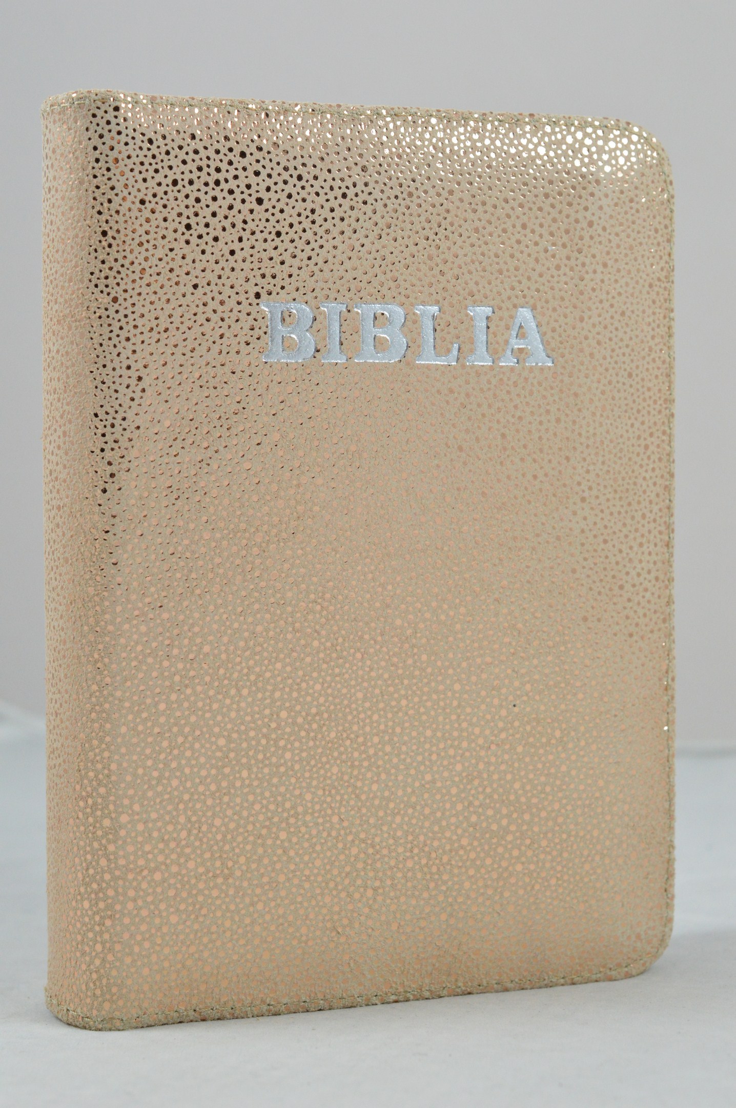 Biblie din piele, mica, bej cu imprimeu, fermoar, argintata, cuv. lui Isus in rosu [043 A]