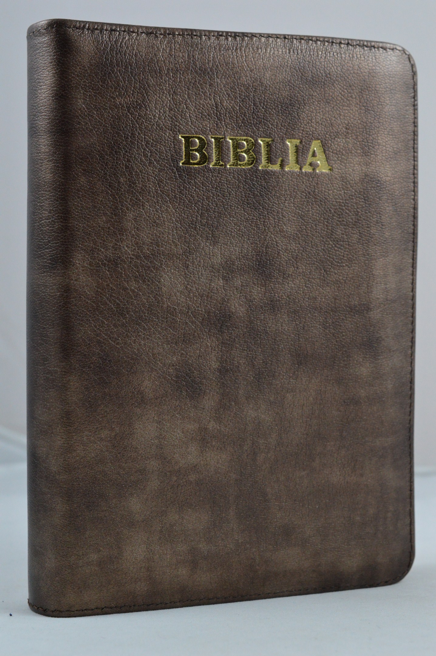 Biblie din piele, marime medie,nuanta de maro, fermoar, index, margini aurii, cuv. lui Isus cu rosu [SB 057 PFI]