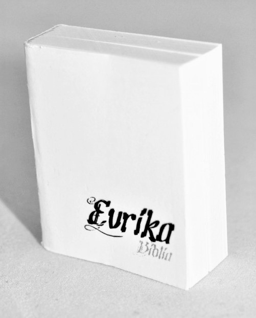 Biblia Evrika + lupa cu led - cea mai mica biblie in limba romana Biblia Evrika + lupa cu led - cea mai mica biblie in limba romana