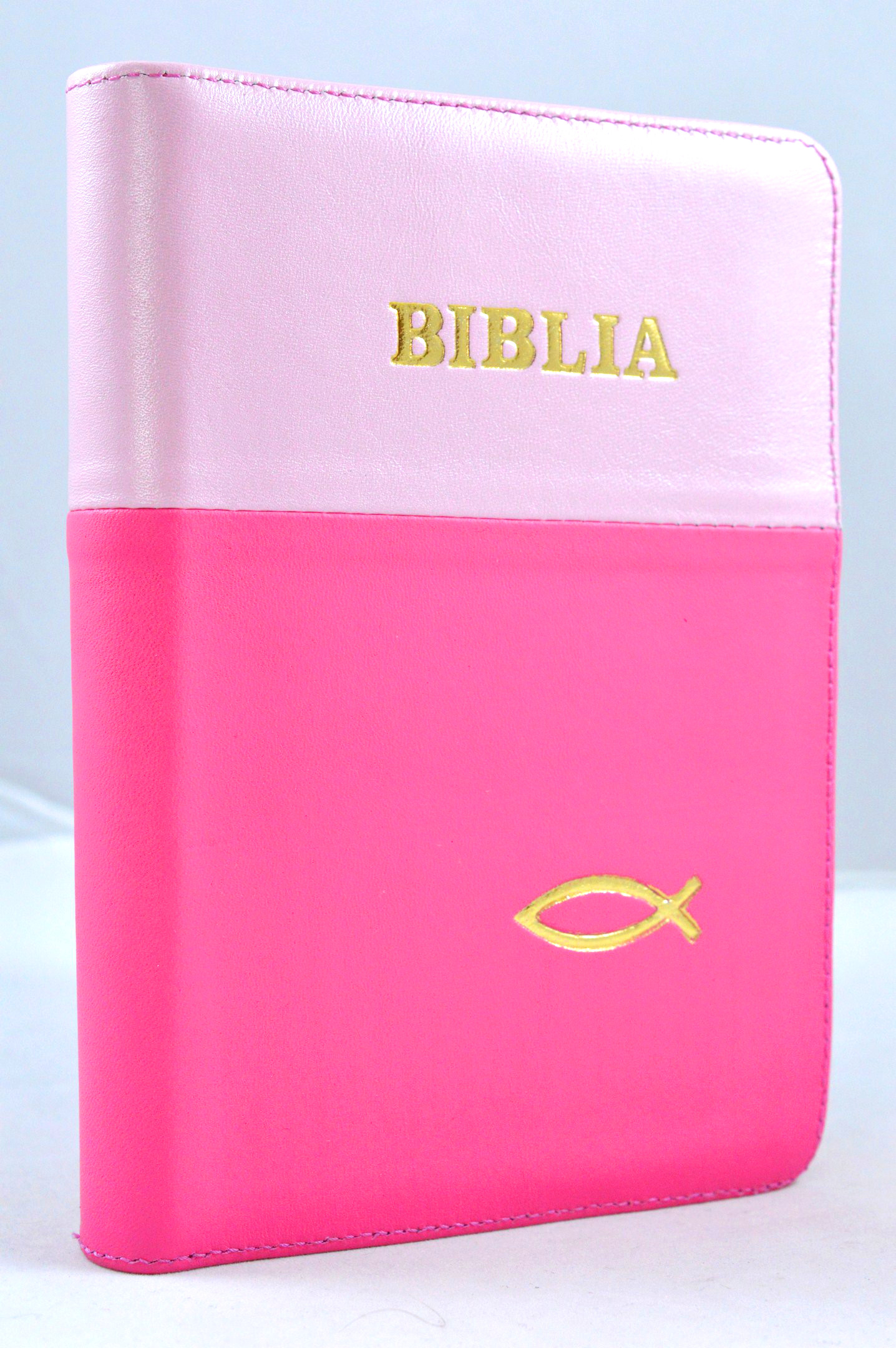 Biblia din piele, marime medie, roz pal - roz bombon, fermoar, simbol maini, cuv. lui Isus cu rosu [053]