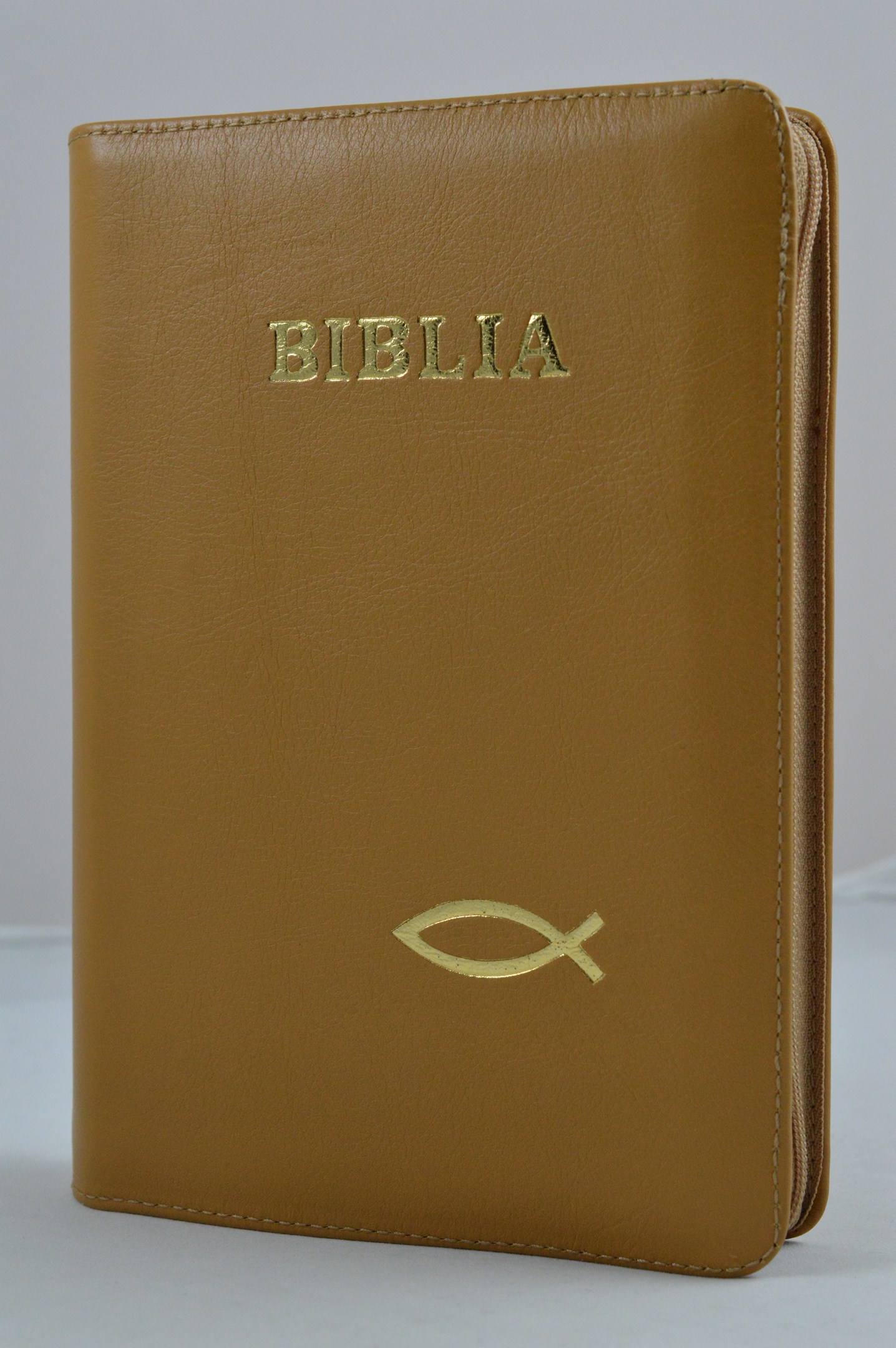 Biblie din piele, marime medie,maro deschis cu peste, fermoar, index, margini aurii, cuv. lui Isus cu rosu [SB 057 PFI]