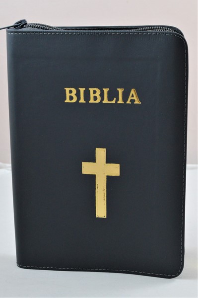 Biblia Ortodoxa, marime mica, coperta piele, gri inchis, fermoar, margini aurite (cu aprobarea Sf. Sinod) Biblia Ortodoxa, marime mica, coperta piele, gri inchis, fermoar, margini aurite (cu aprobarea Sf. Sinod)