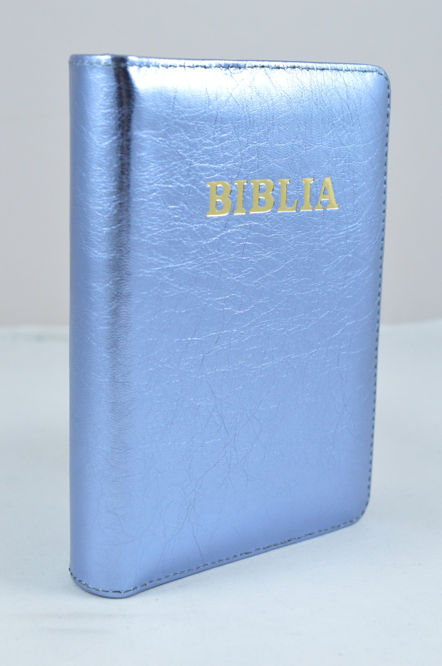 Biblie din piele, dimensiune mica, albastru deschis sidefat, cuv. lui Isus in rosu [043 A]