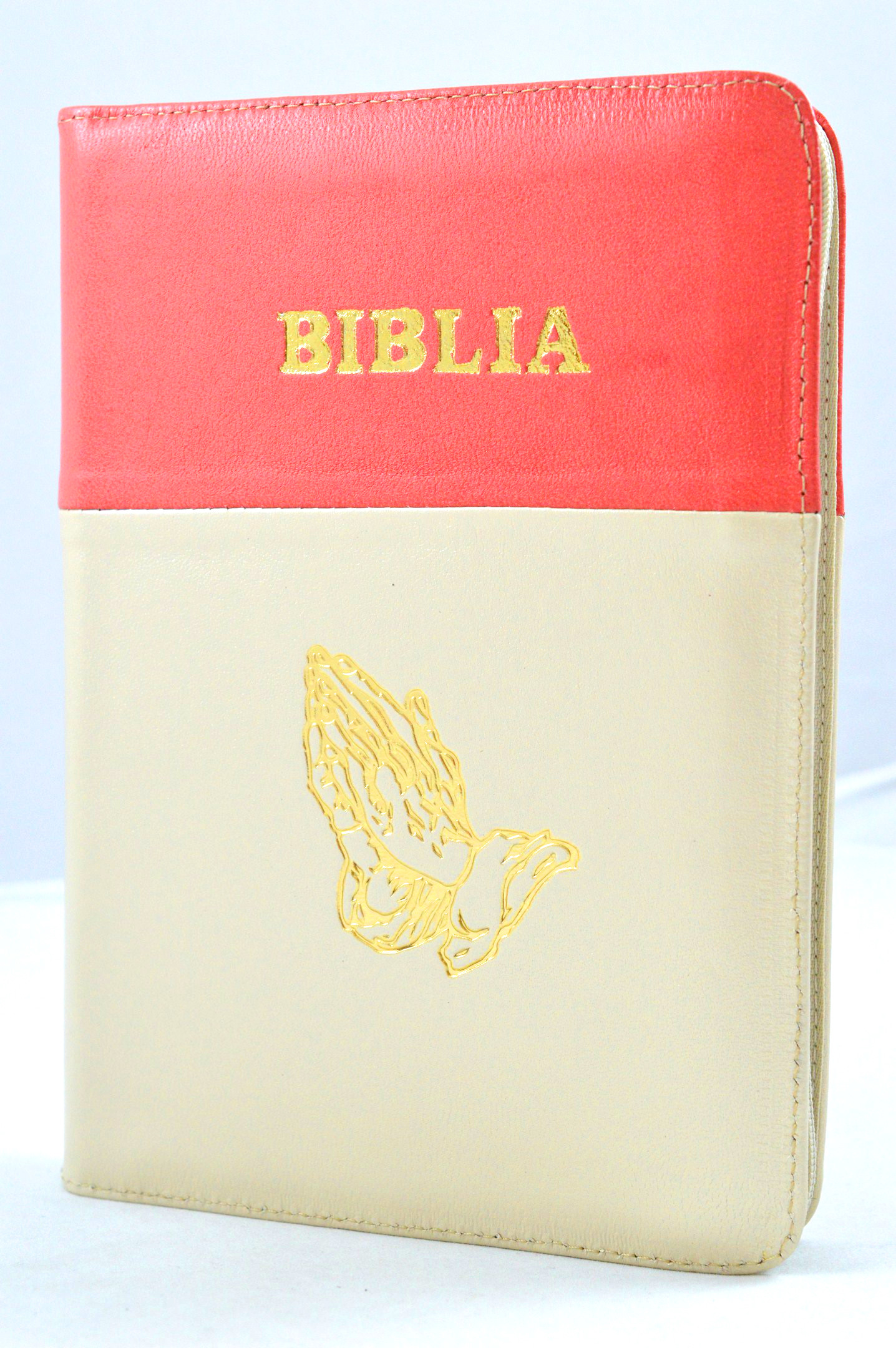 Biblia din piele, marime medie, rosu coral - bej deschis, fermoar, simbol maini, cuv. lui Isus cu rosu [053]