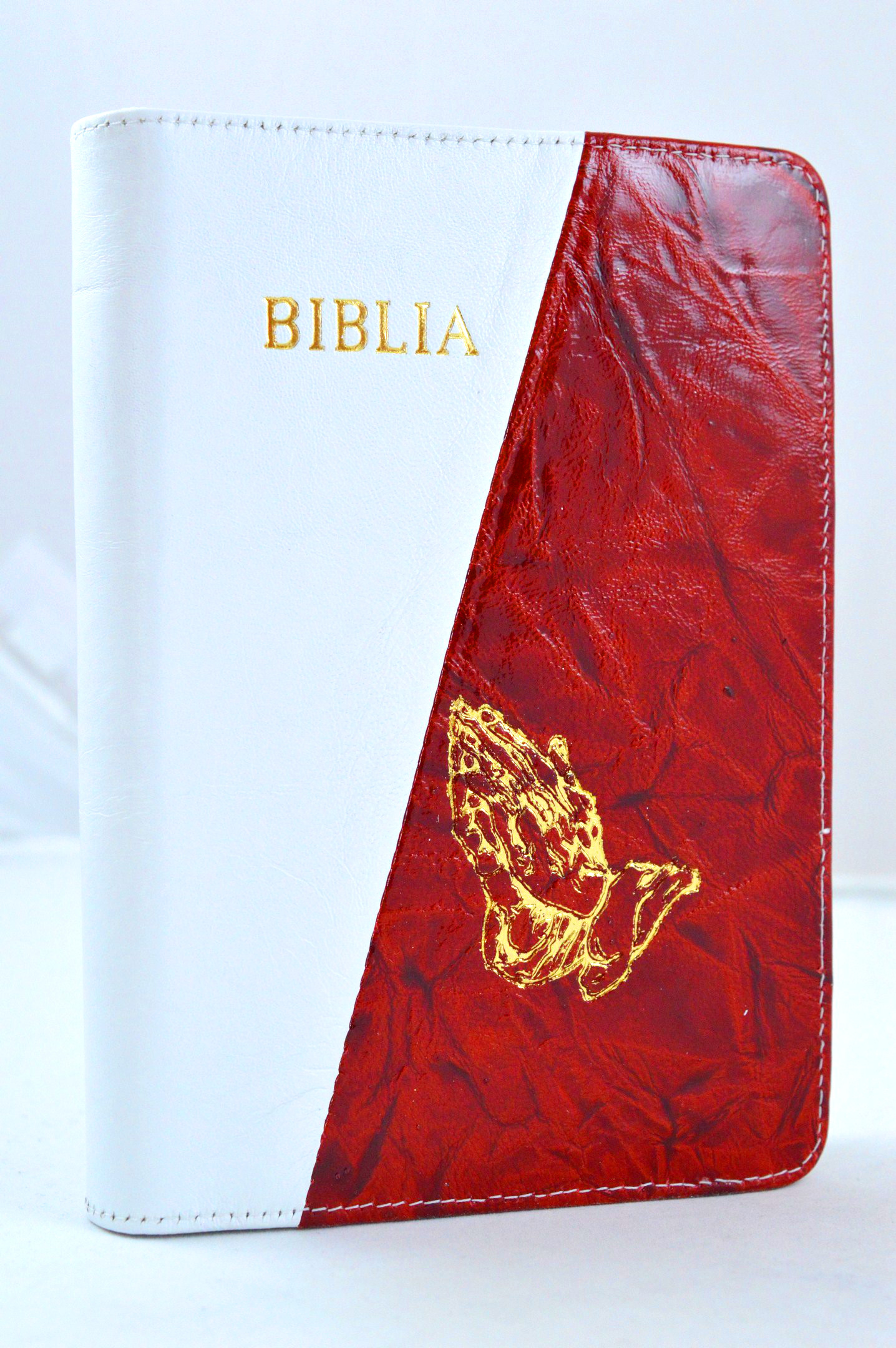 Biblia din piele, marime medie, alb / rosu lacuit, fermoar, simbol maini in ruga, cuv. lui Isus cu rosu [053]
